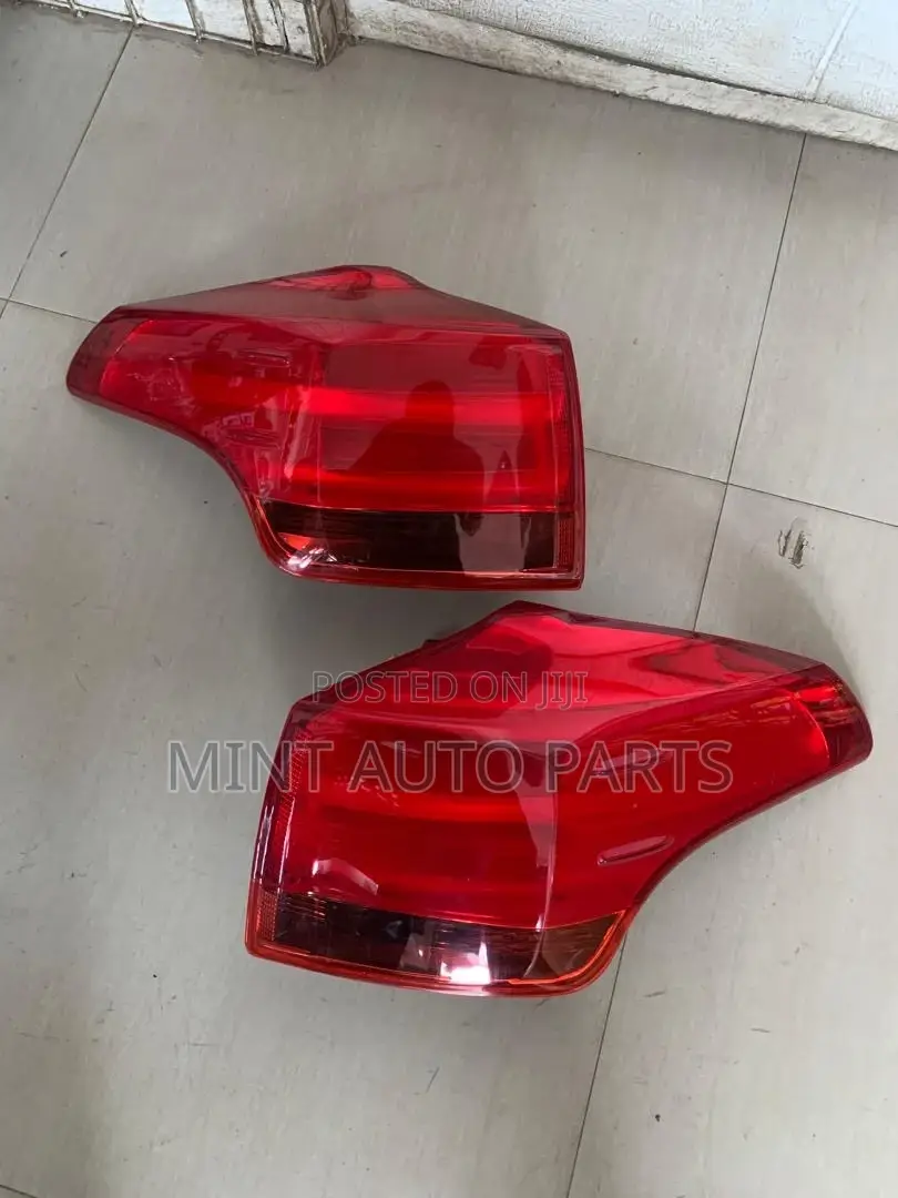 Rav 4 2014 Tail Light