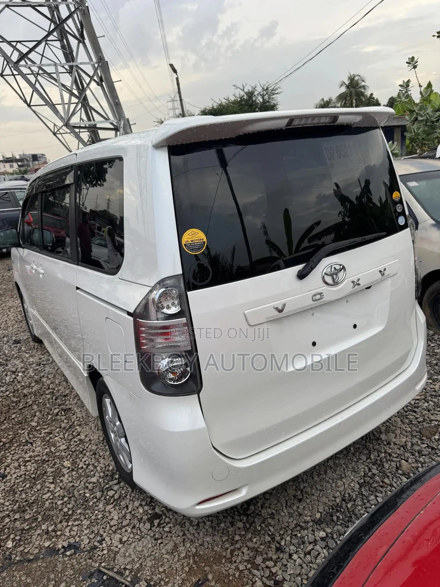 Toyota Voxy 2013 White