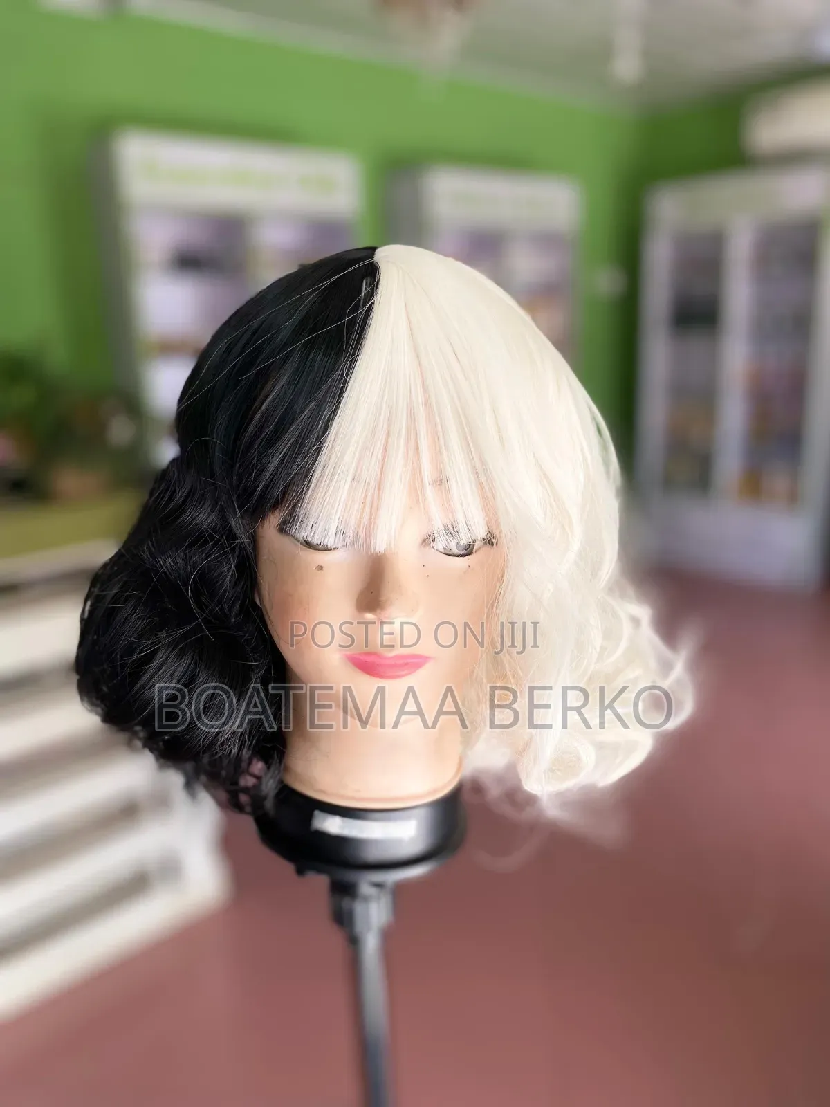 Black White Body Wavy Wig