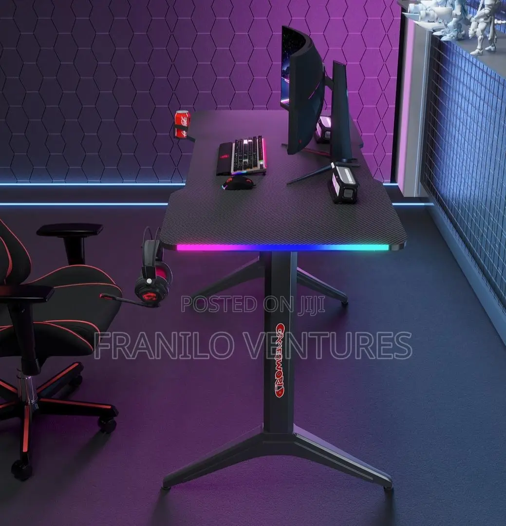 1.4m Gaming Desk