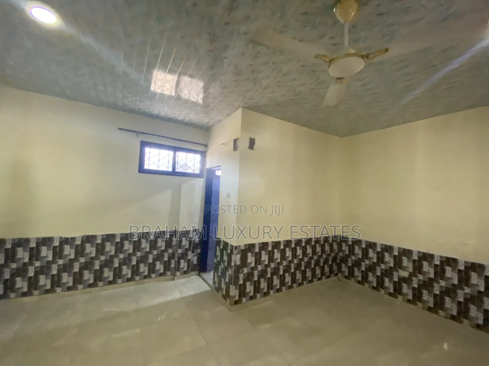 1bdrm Apartment in Braham Luxury, Sakumono for rent