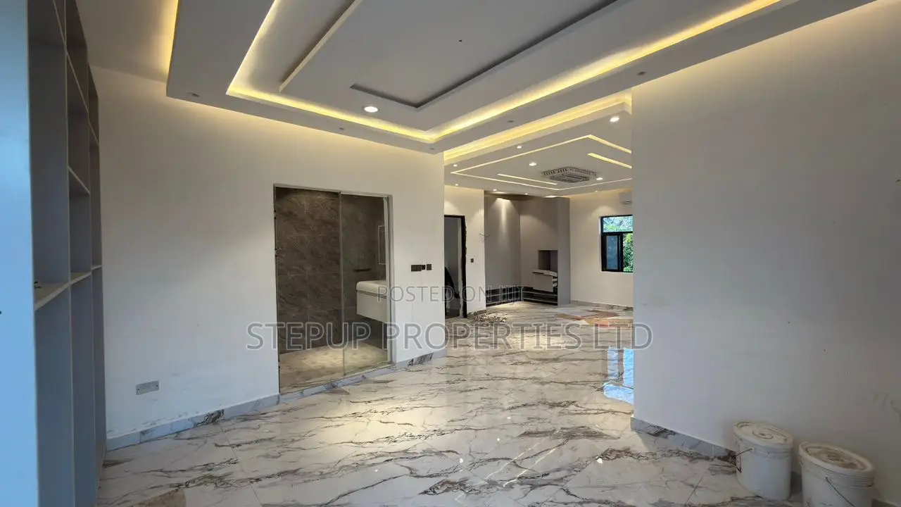 4bdrm House in Ashaley Botwe, Little Roses Area for sale