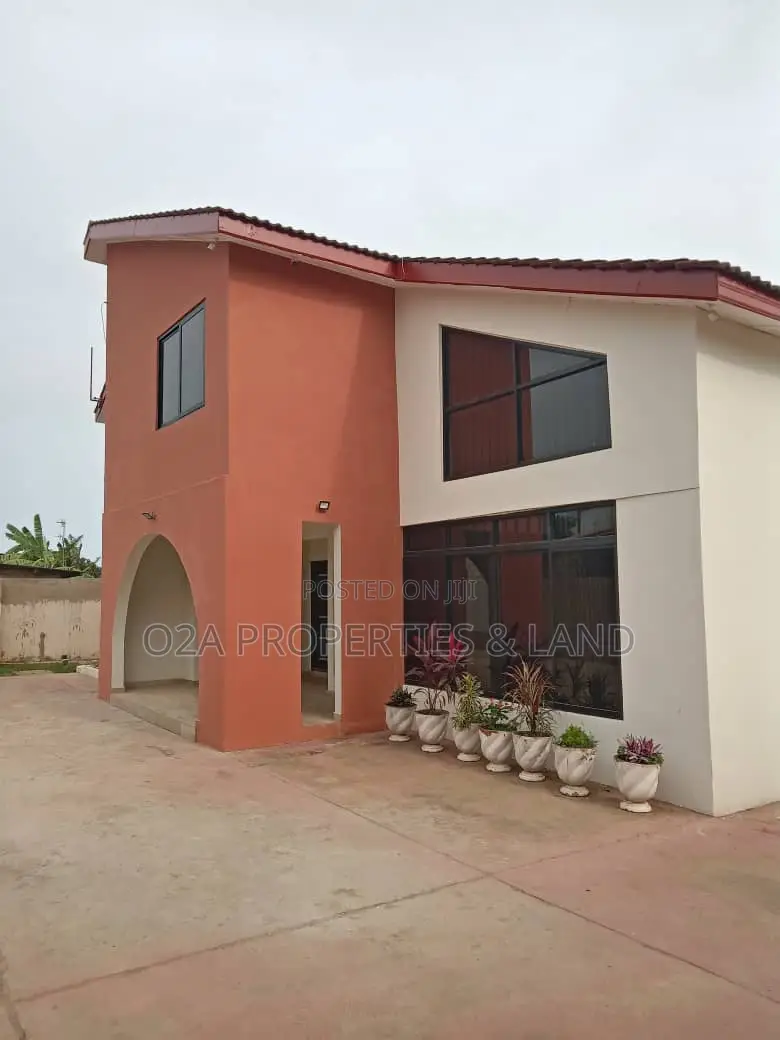 5bdrm House in Labone, Celsbridge Area for rent