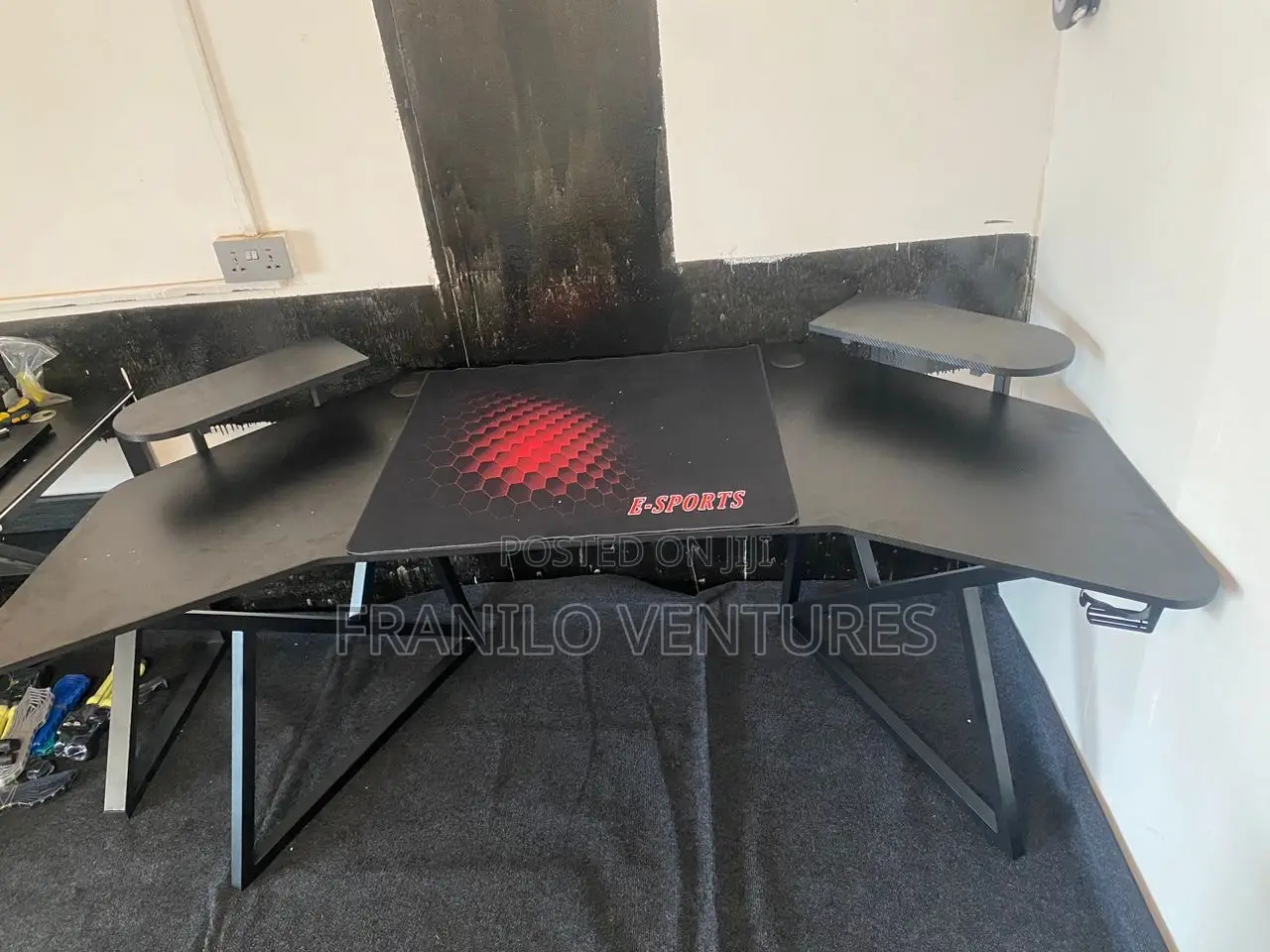 1.8m Extra Wide Gaming/ Studio/ Computer Desk