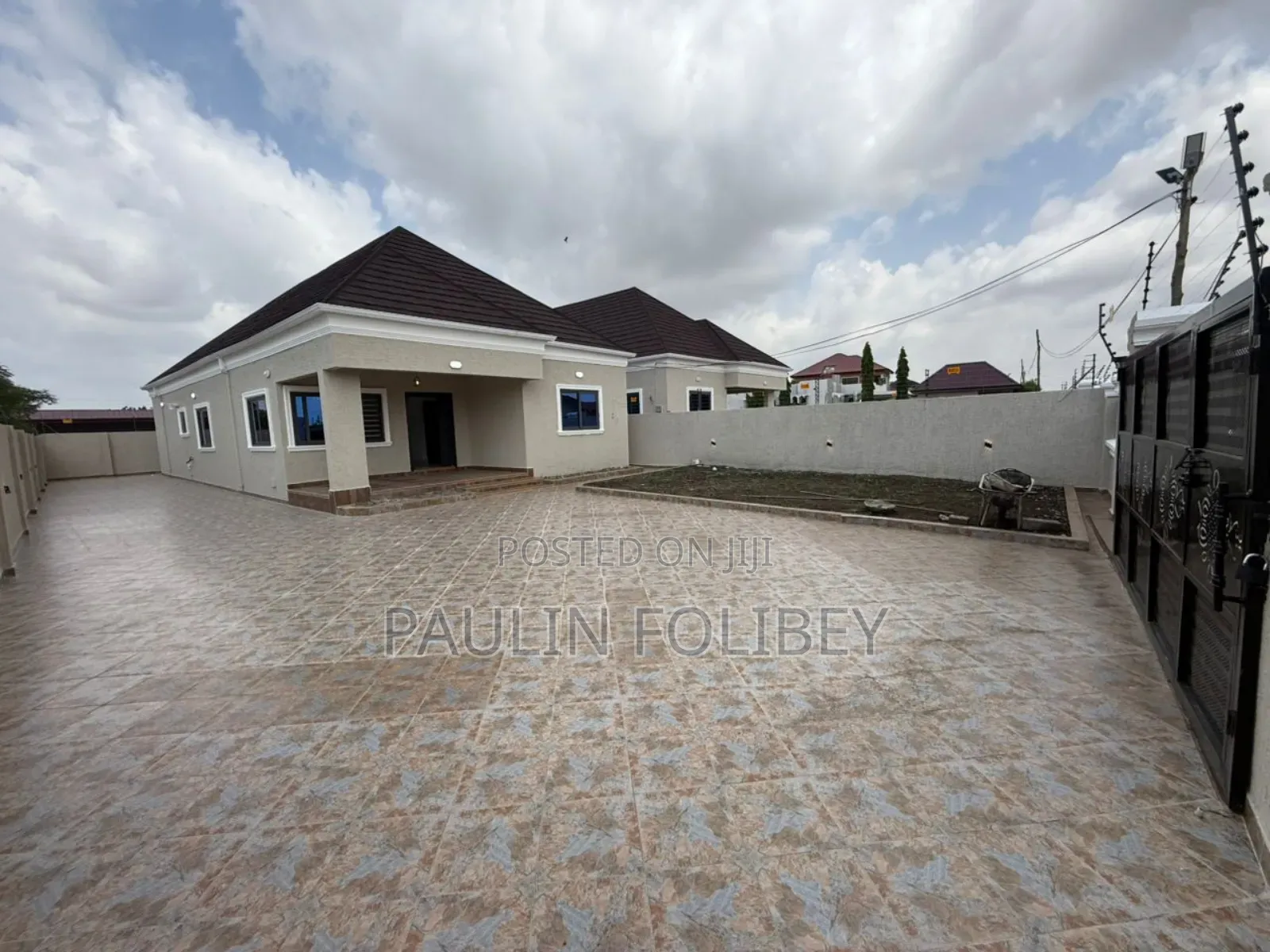 3bdrm Apartment in Dg Properties, Ablekuma for sale