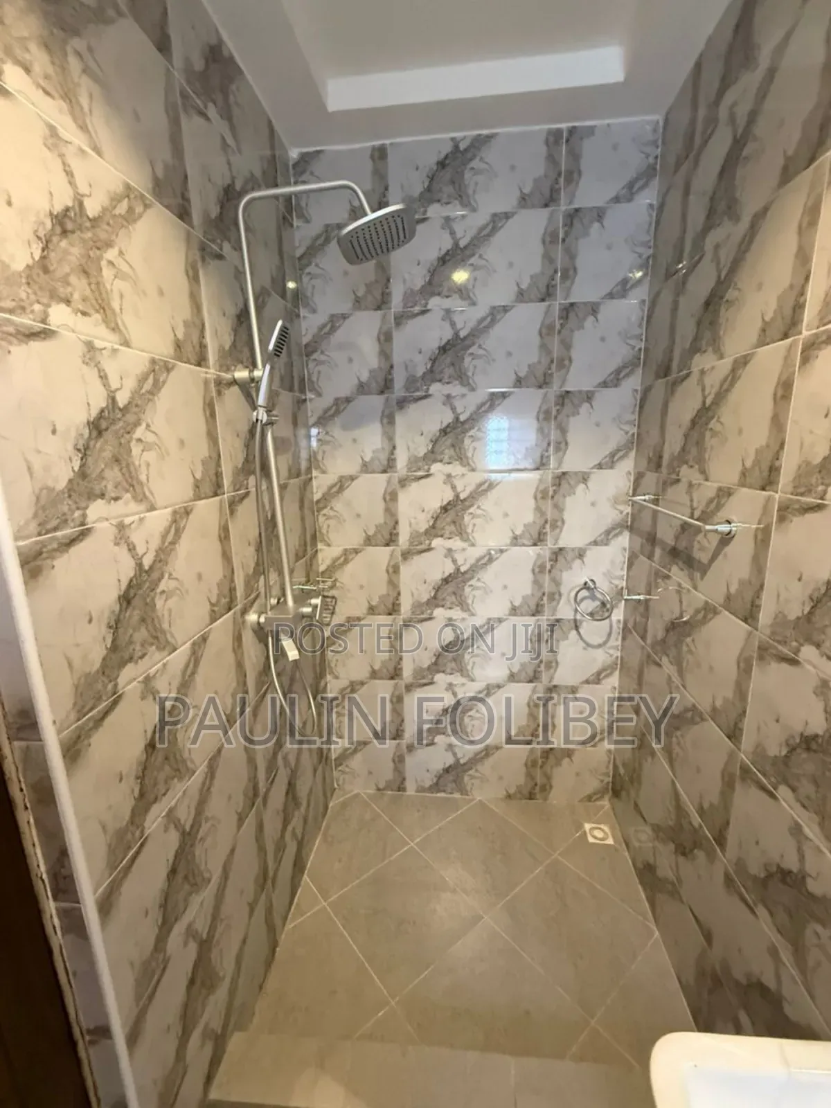3bdrm Apartment in Dg Properties, Ablekuma for sale
