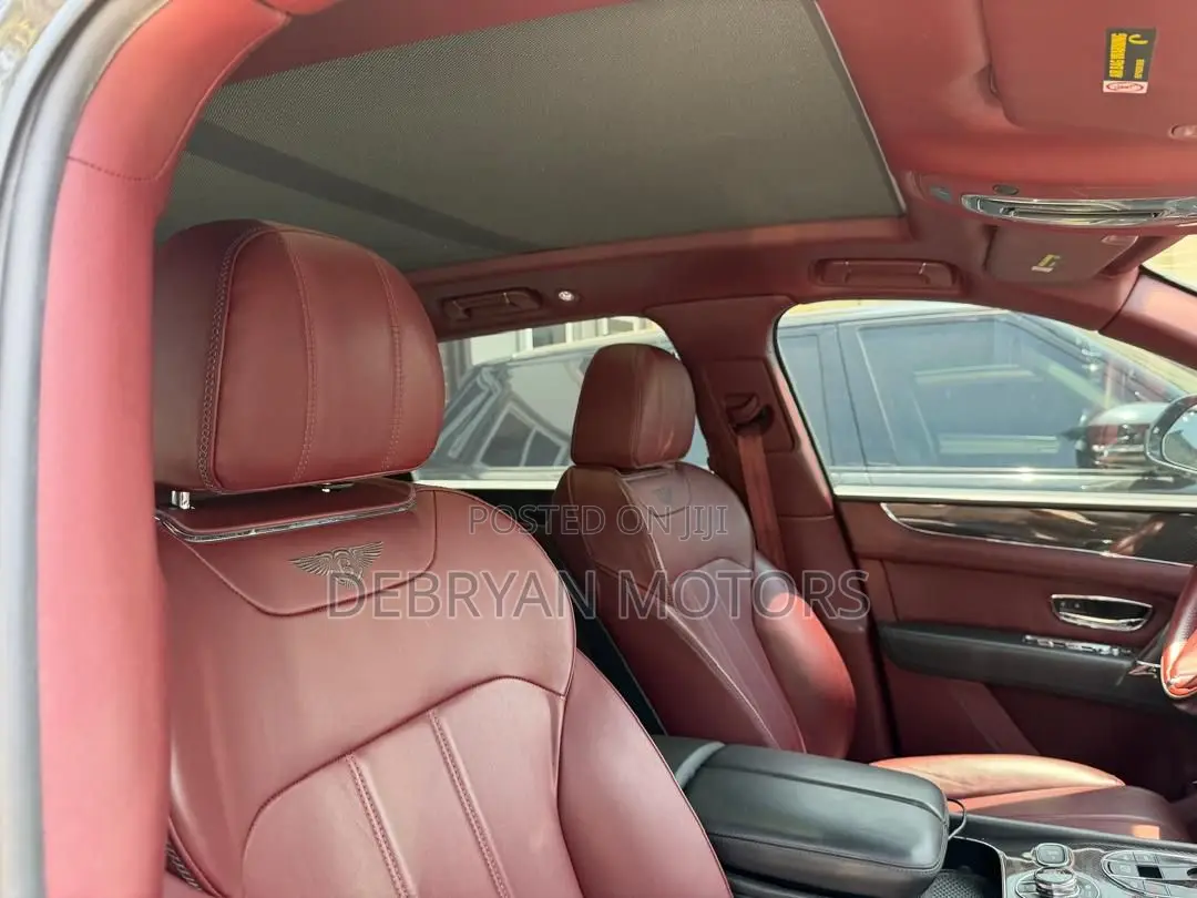 Bentley Bentayga 2023 Gray
