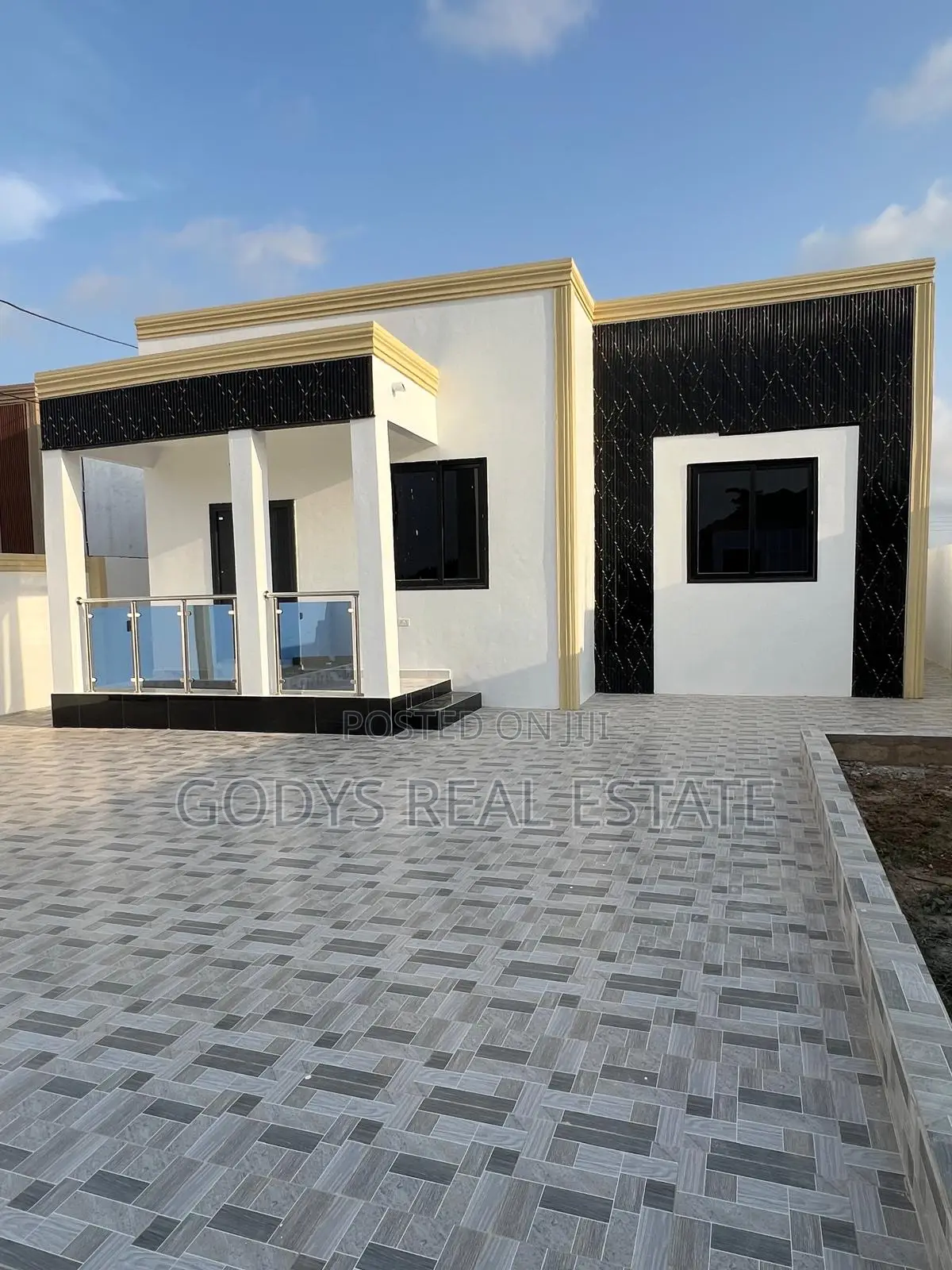 3bdrm Townhouse/Terrace in Opeikuma, Kasoa for sale
