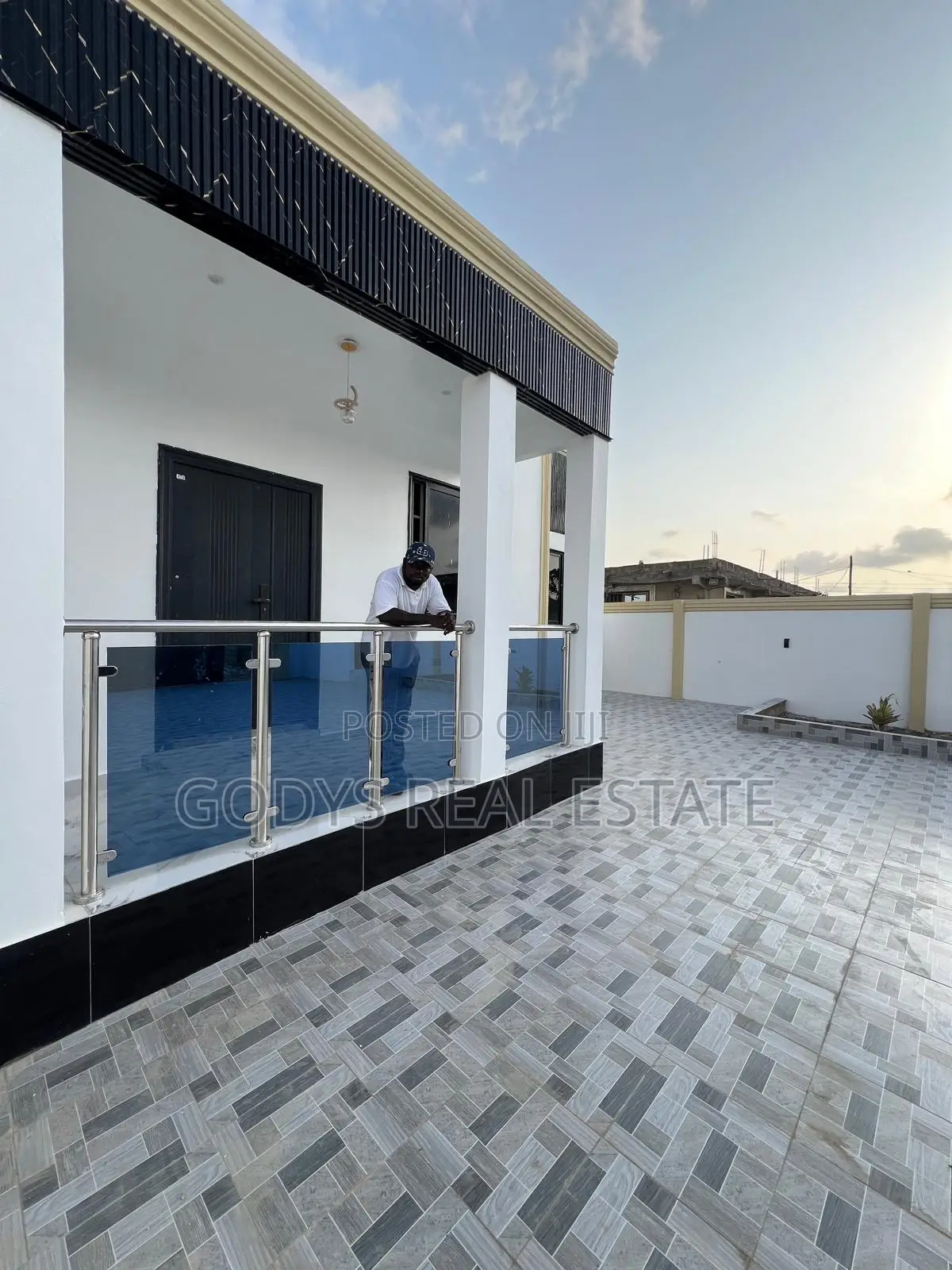 3bdrm Townhouse/Terrace in Opeikuma, Kasoa for sale