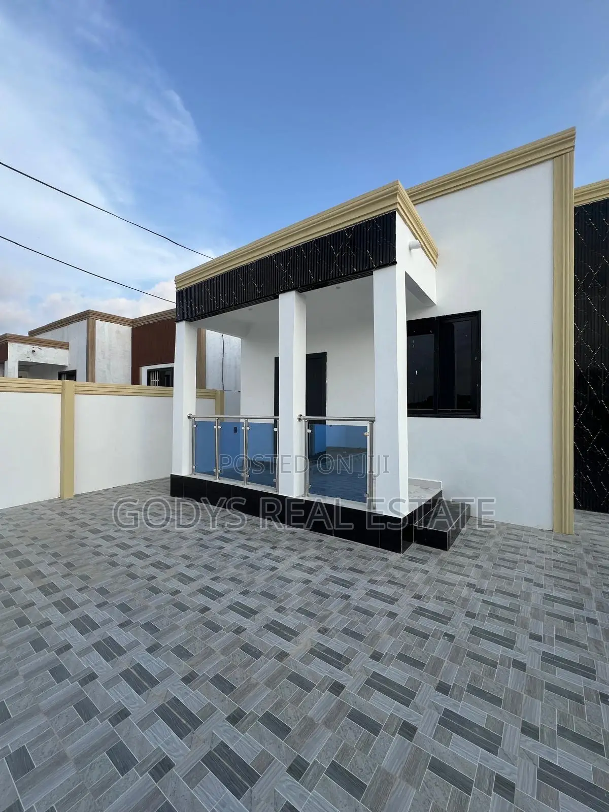 3bdrm Townhouse/Terrace in Opeikuma, Kasoa for sale