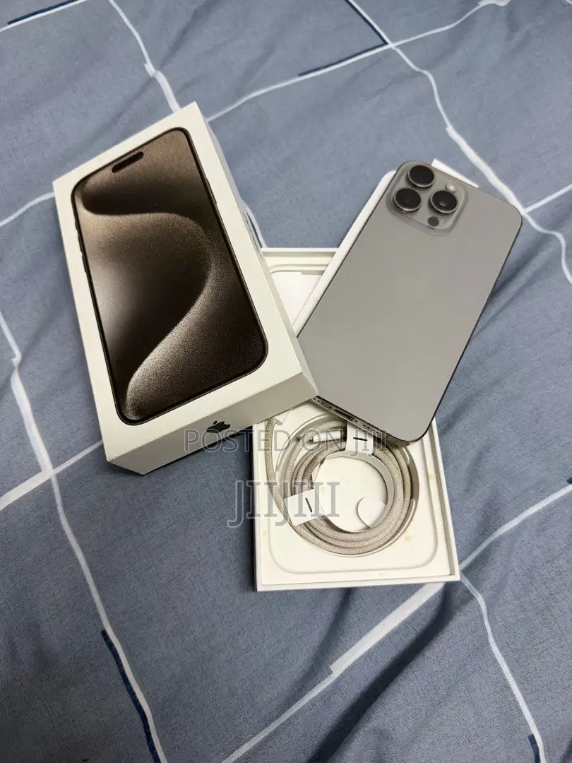 Apple iPhone 15 Pro Max 256 GB Silver