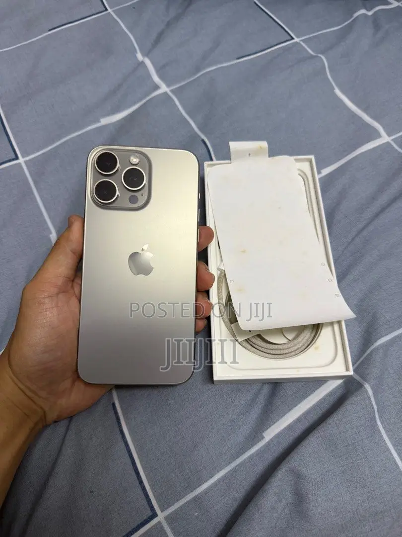 Apple iPhone 15 Pro Max 256 GB Silver