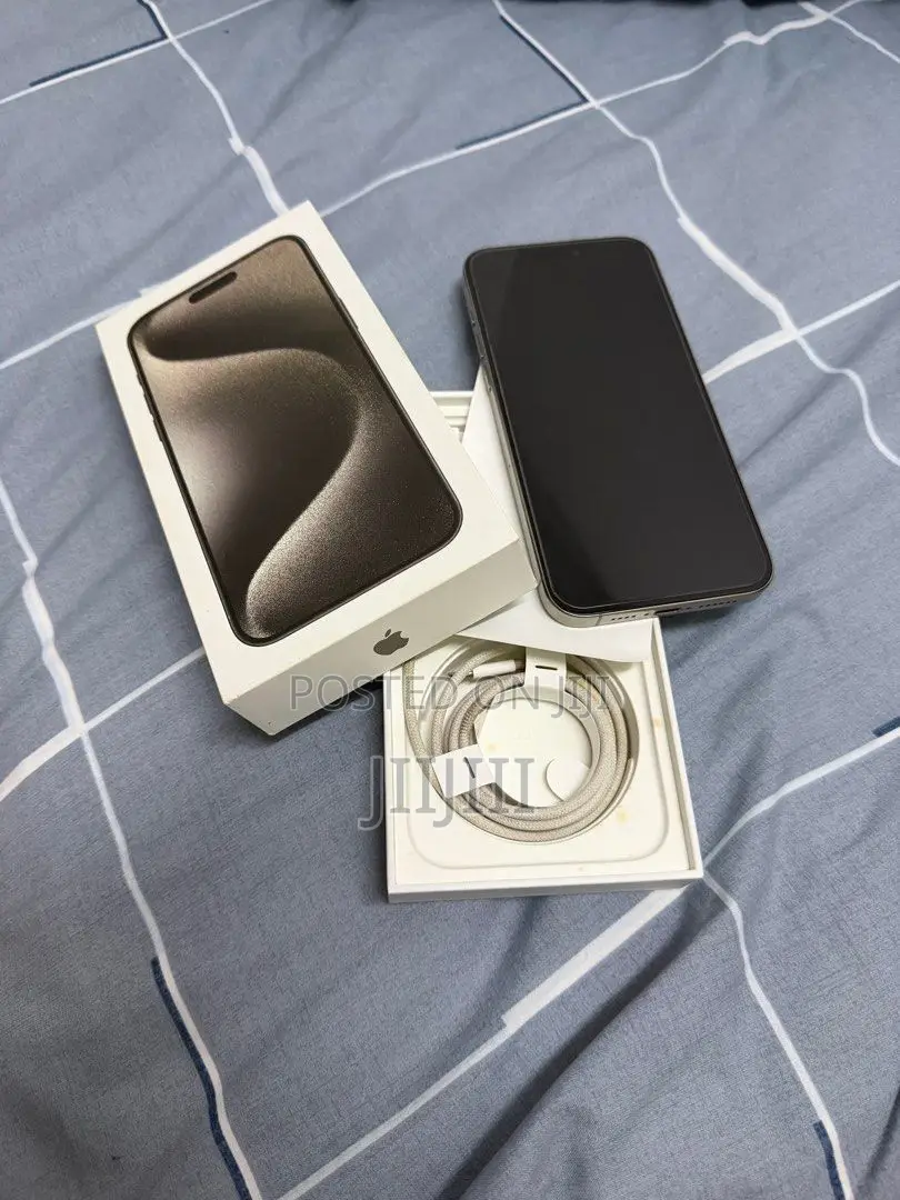 Apple iPhone 15 Pro Max 256 GB Silver