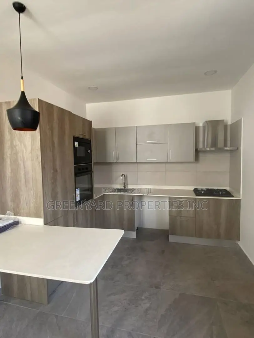 3bdrm Townhouse / Terrace in Roundabout, Tseaddo for rent