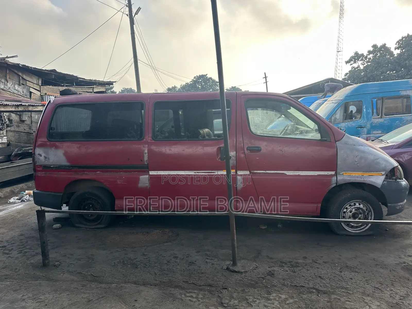 Toyota HiAce 2006 Red