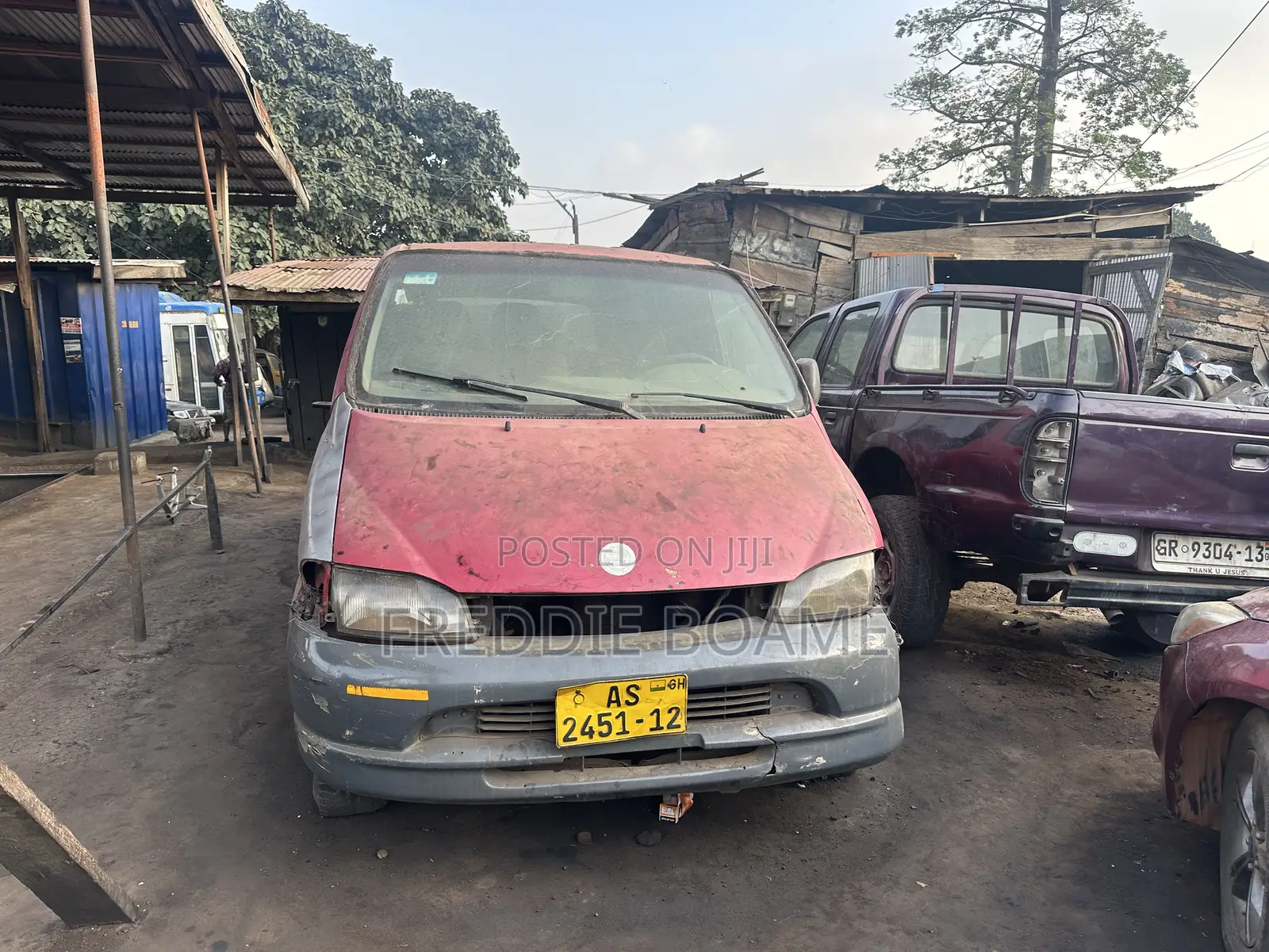 Toyota HiAce 2006 Red