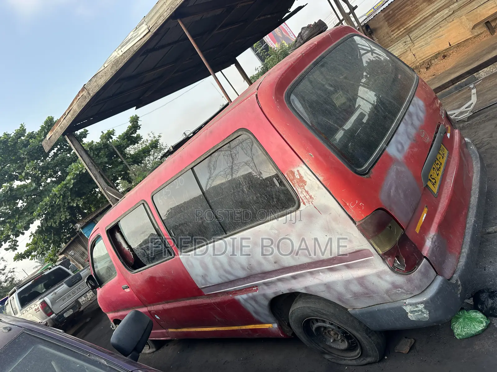 Toyota HiAce 2006 Red