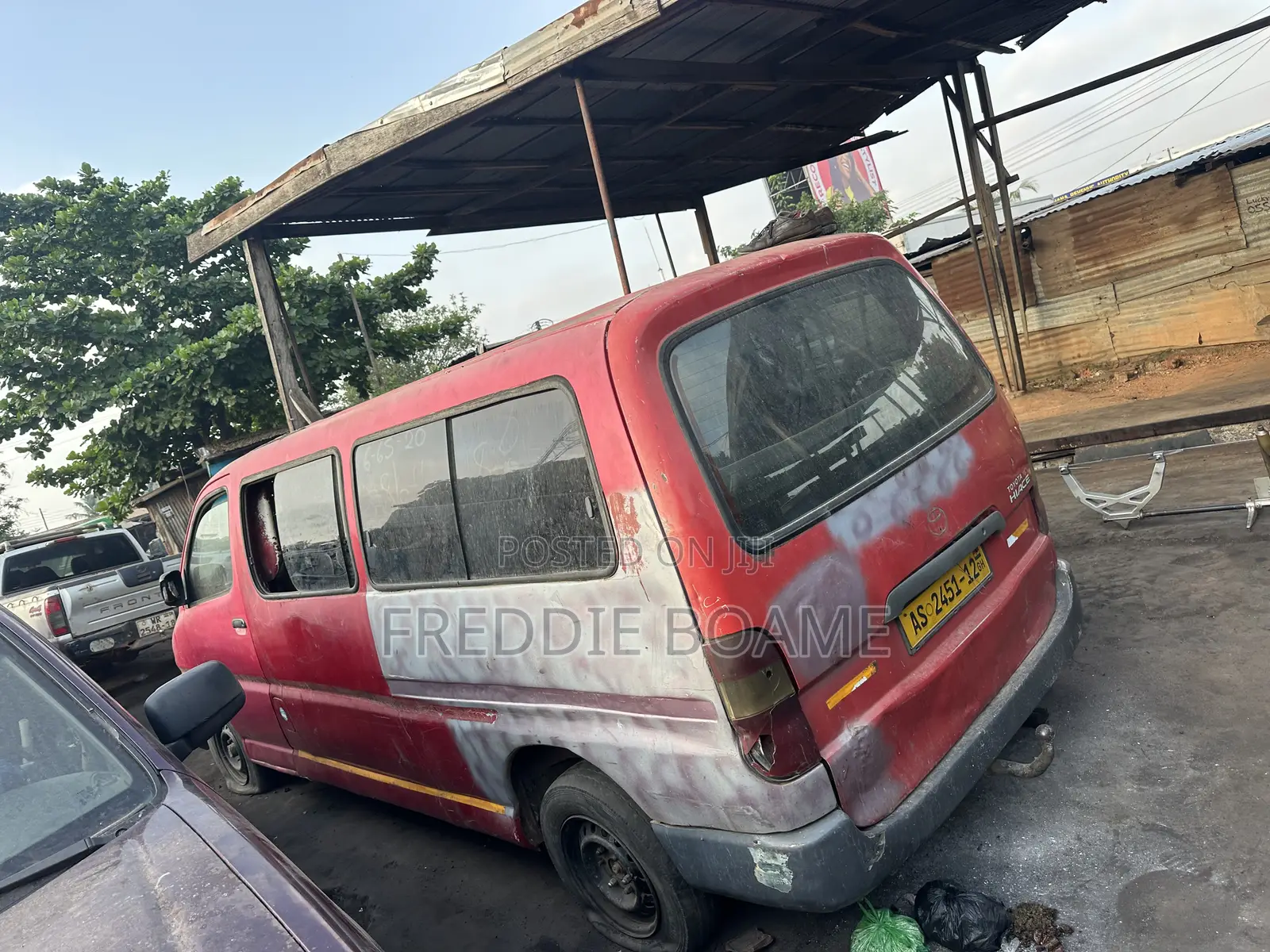 Toyota HiAce 2006 Red