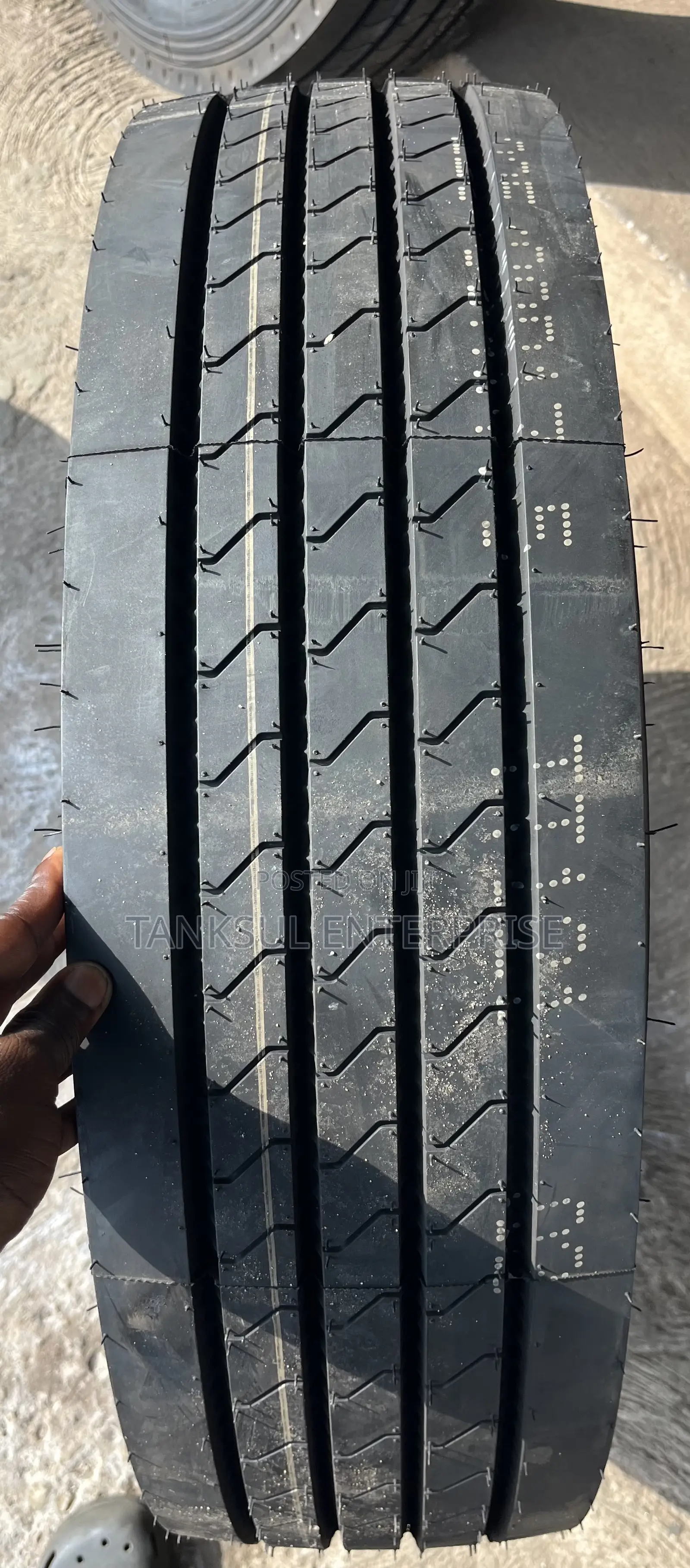 225-80-R17.5 Linemax
