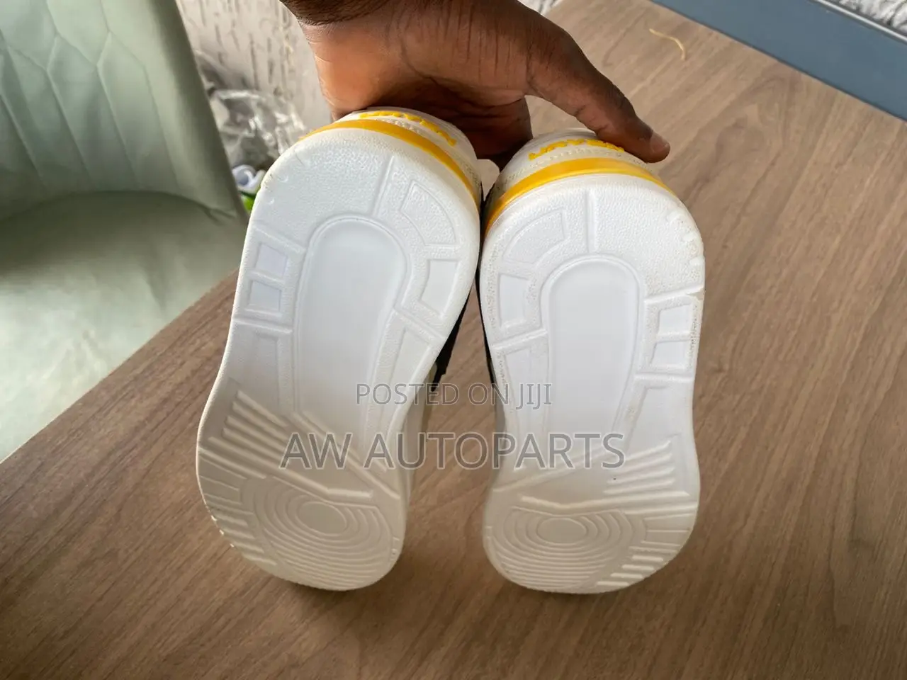 Cream Sneaker