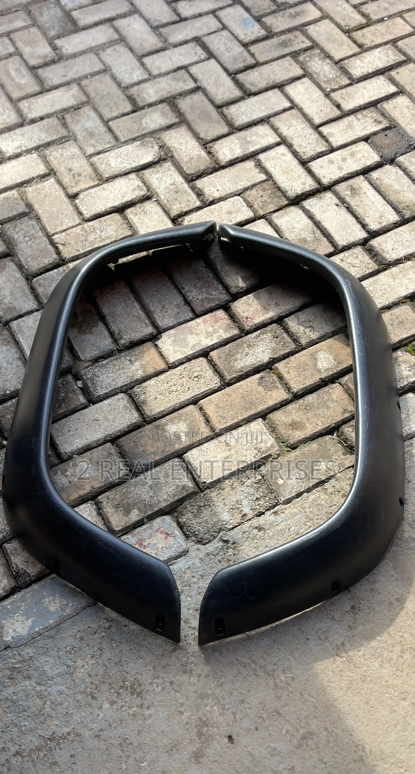 Land Rover / Mitsubishi Pajero Defenders or Fender Flares