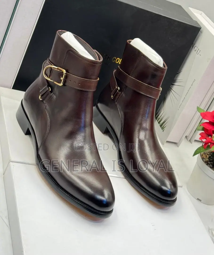 Keneth Cole Coffee Leather Ankle Boots With A Strap And Buckle