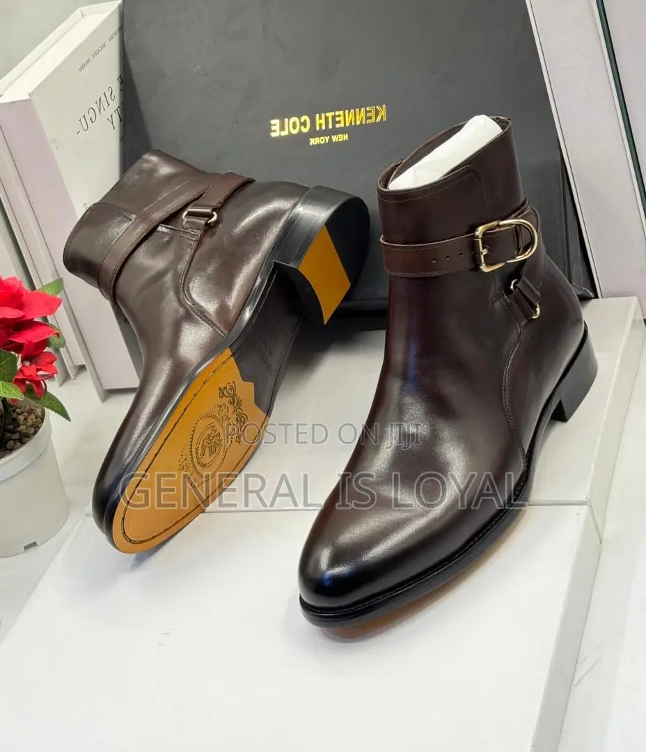 Keneth Cole Coffee Leather Ankle Boots With A Strap And Buckle