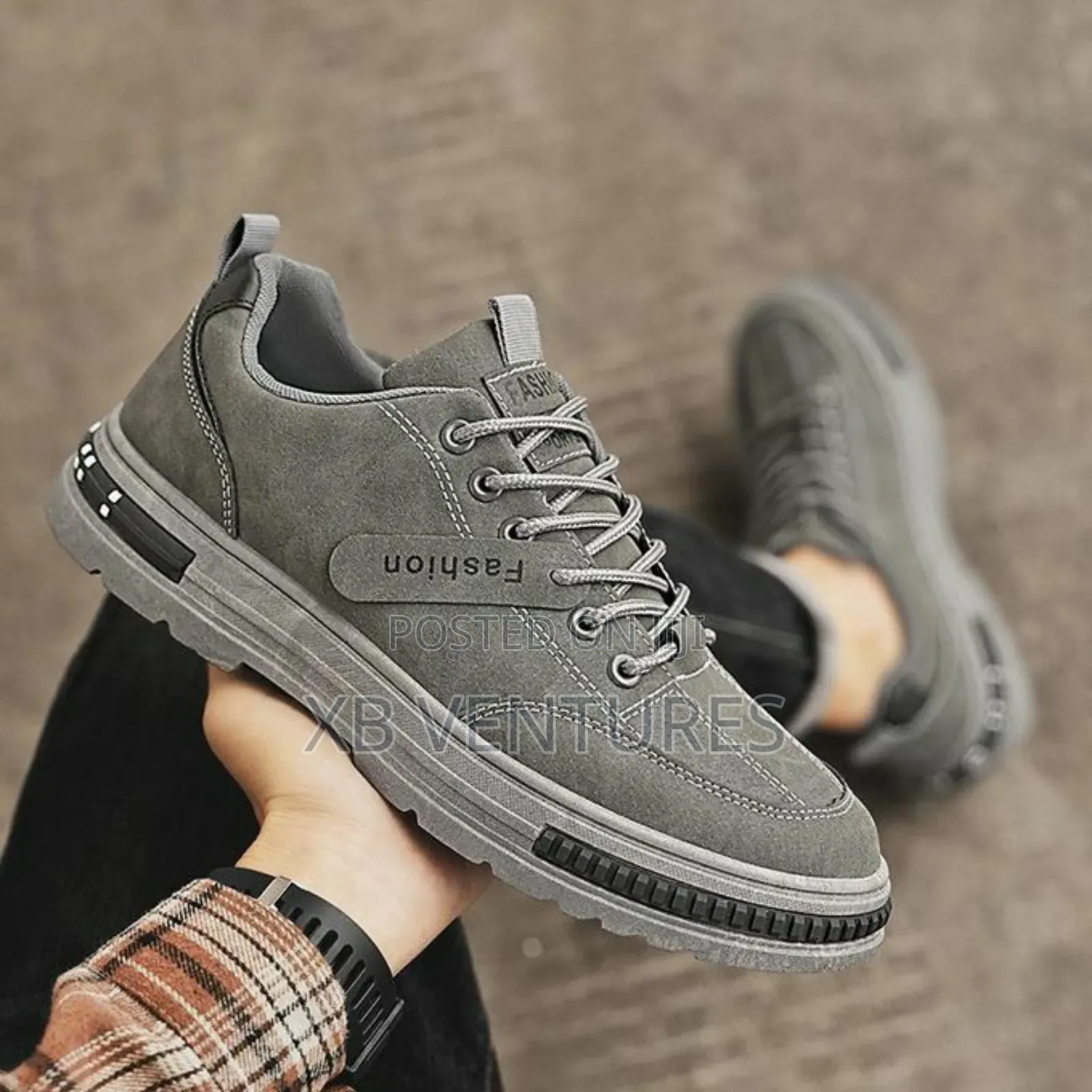 Fashionable
Outdoor
City-Ready Men's Sneakers