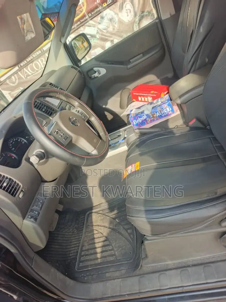 Nissan Navara 2015 Black