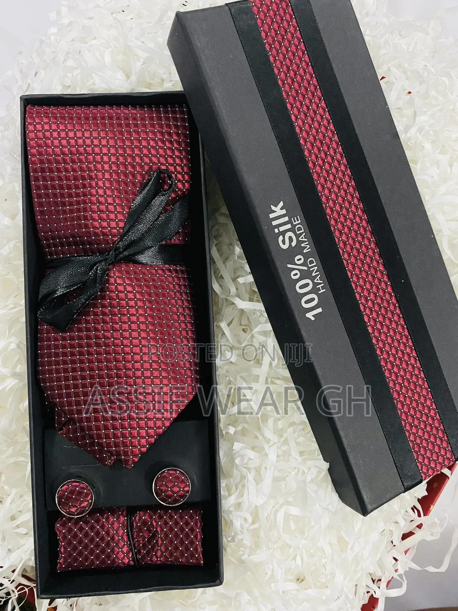 Vibrant Tie