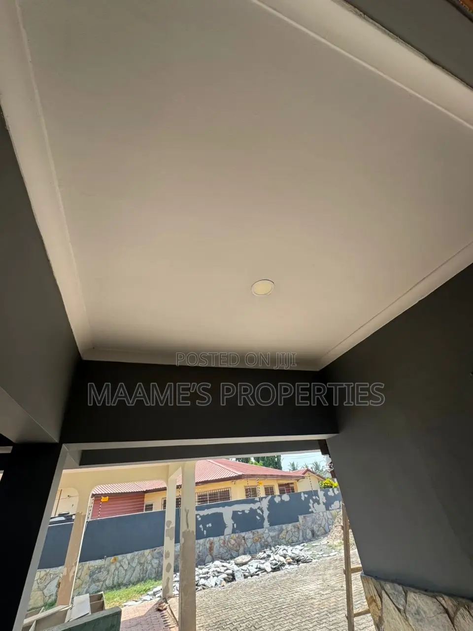 4bdrm House in Lake Side Estate for rent