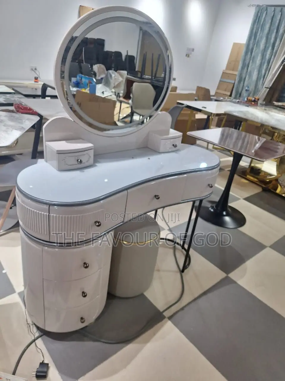 A Classic and Heavy Dresser