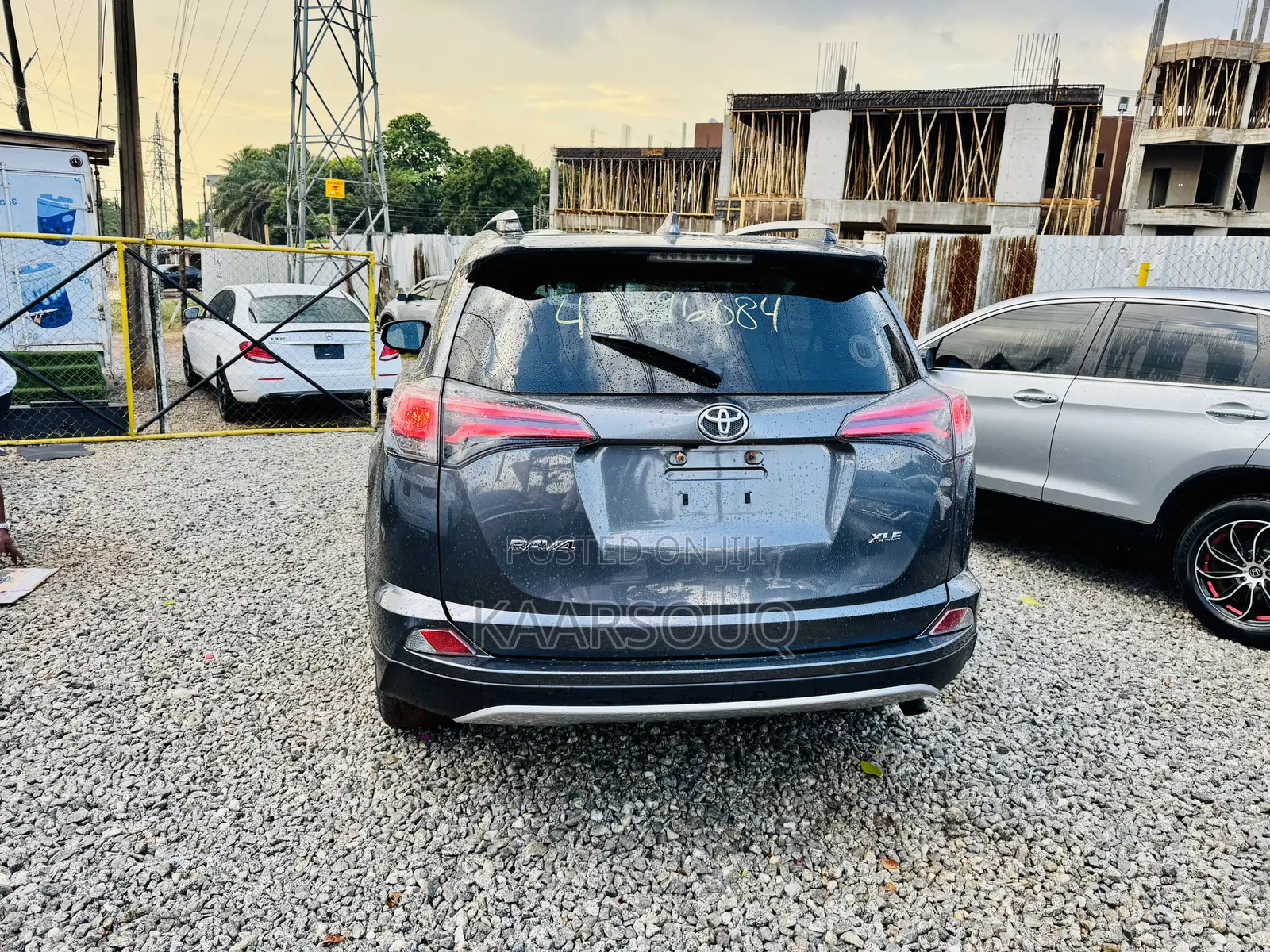 Toyota RAV4 XLE 4dr SUV AWD (2.5L 4cyl 6A) 2018 Gray
