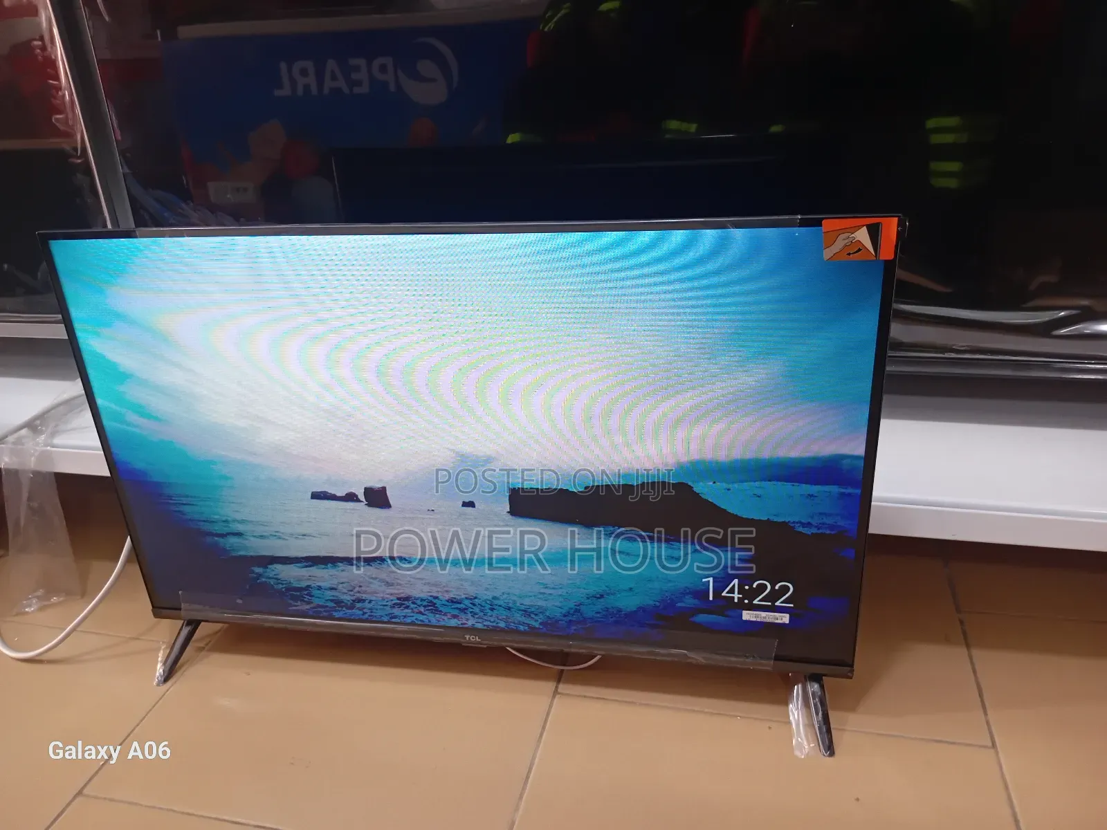 TCL 32" Frameless Smart Tv – Stylish Design