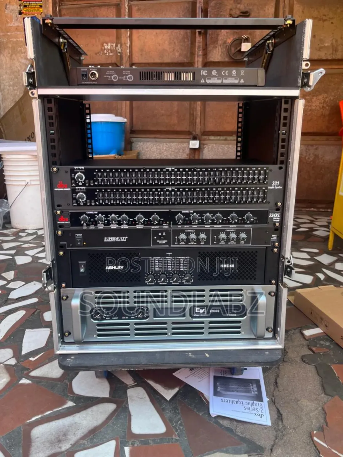 Simple Amplifier Rack Set