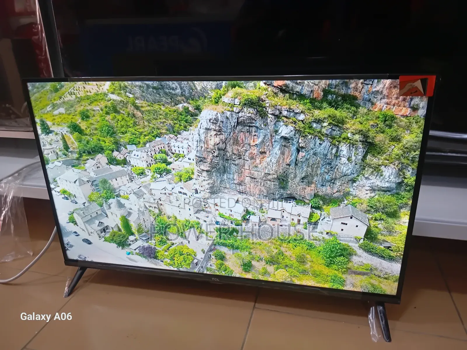 TCL 32" Smart Led – Sleek Slim