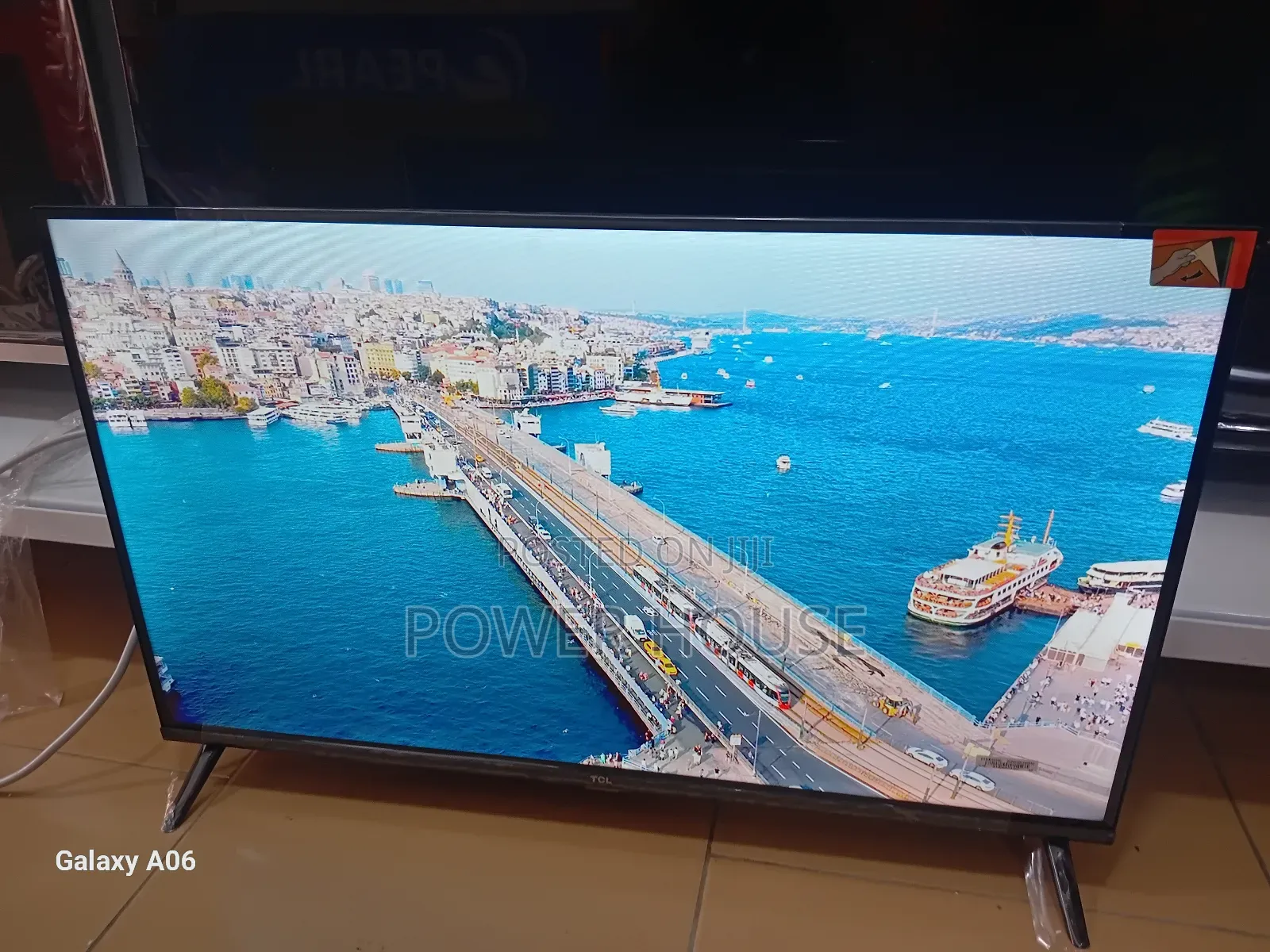 TCL 32" Tv – High Quality Display
