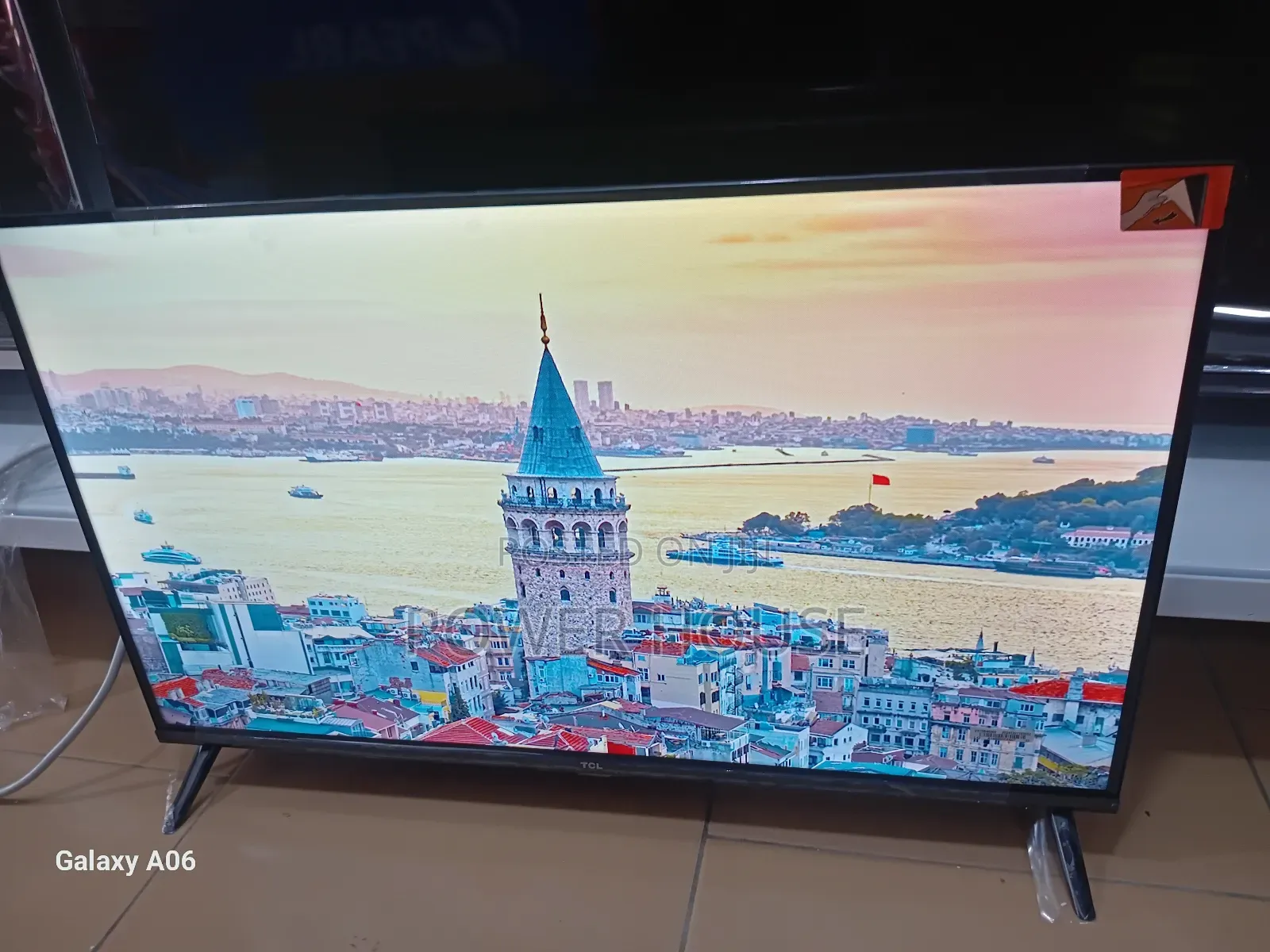 TCL 32" Tv – High Quality Display