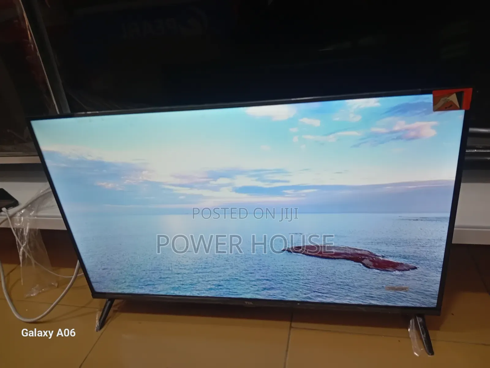 TCL 32" Smart Tv – Excellent Clarity