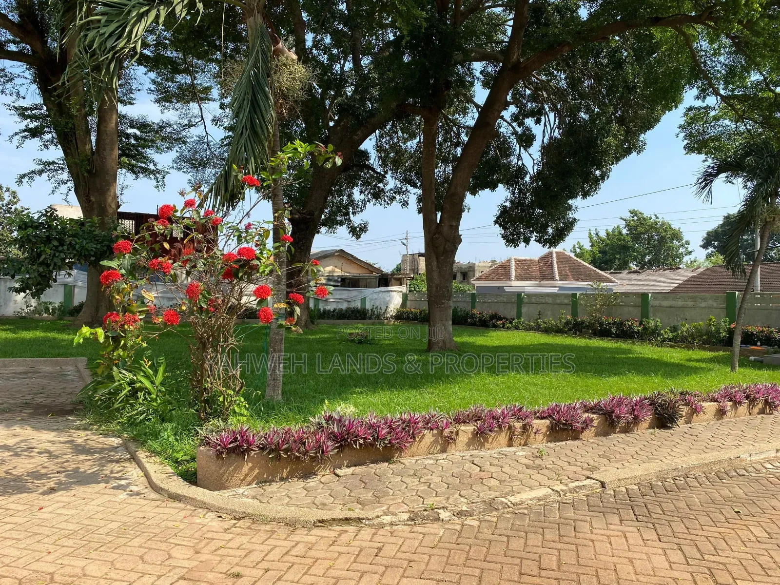 5bdrm House in Adenta for rent