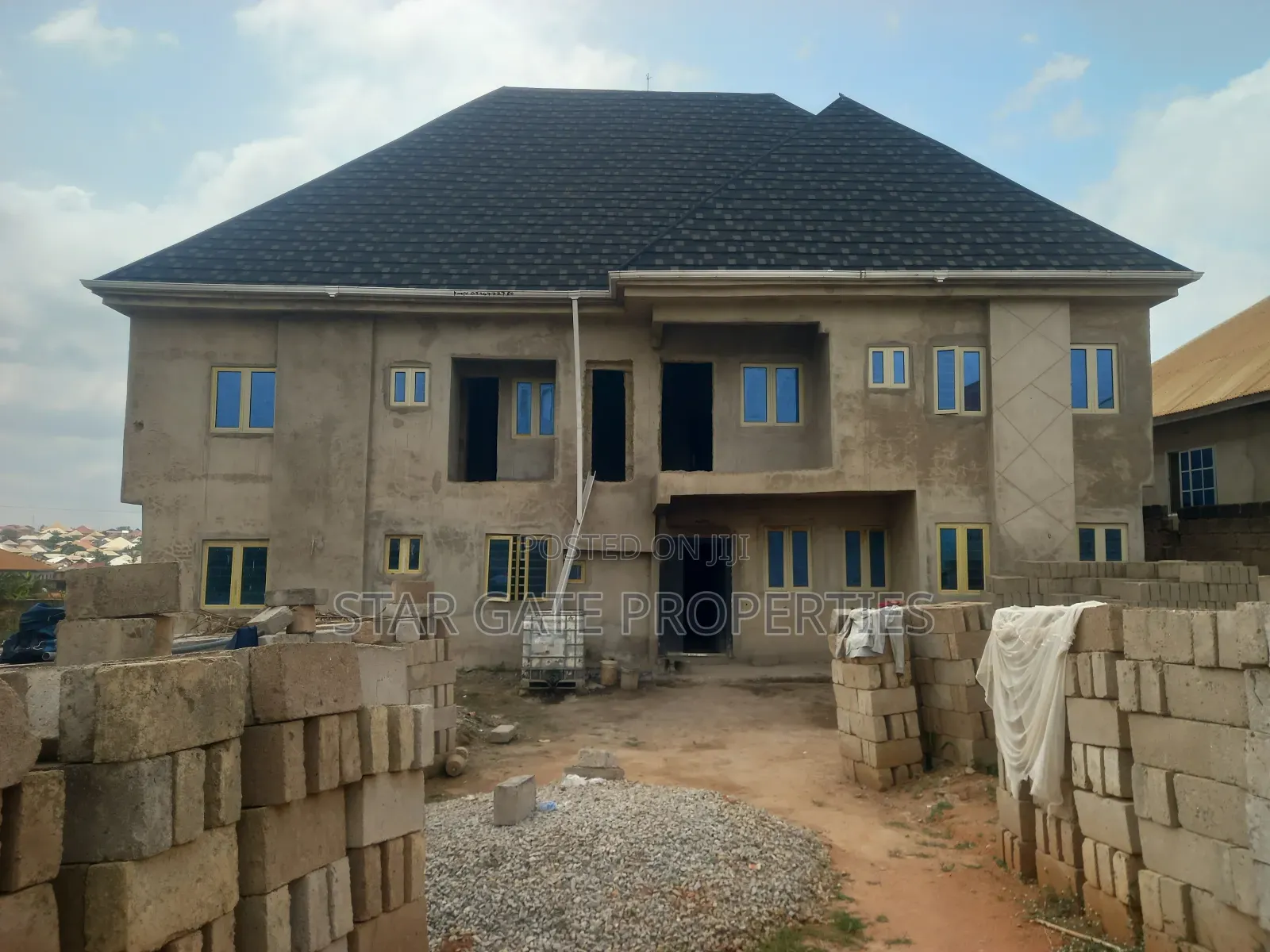 15 Bedrooms Guest House/ Hotel for Sale at Kodie Apagya