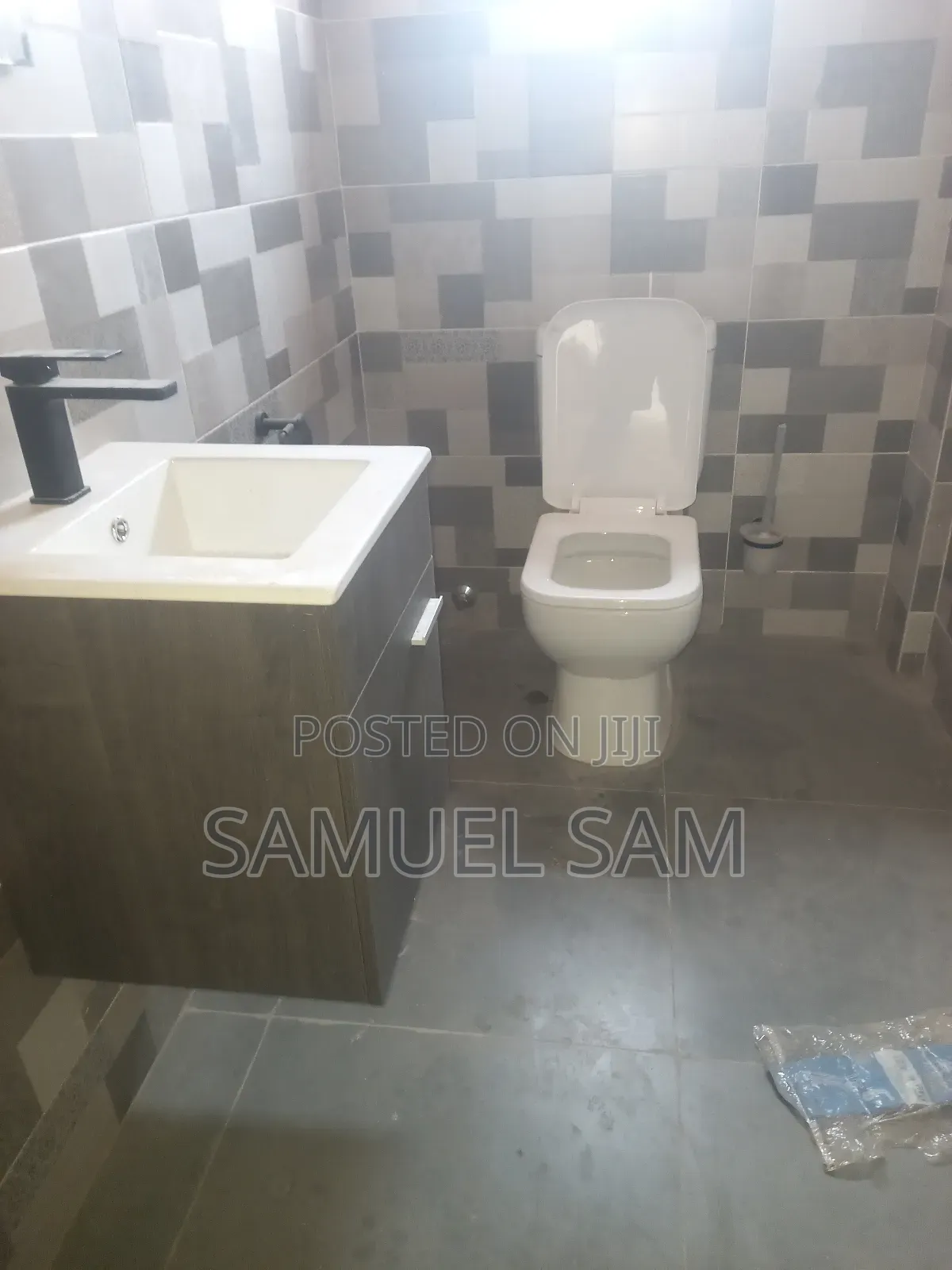 Commercial Building for Rent in Tema