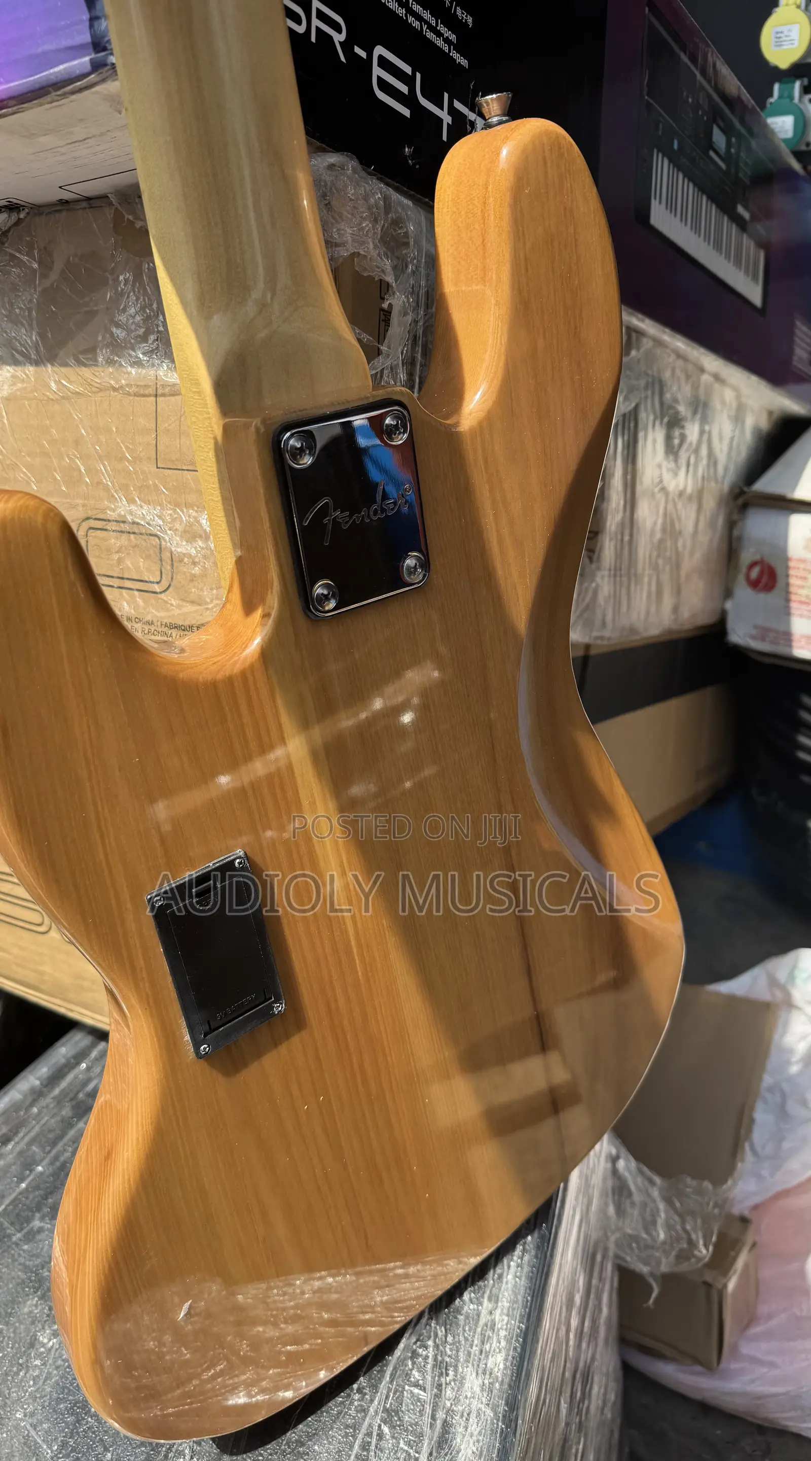 Active Jazz Bass Guitar Fender