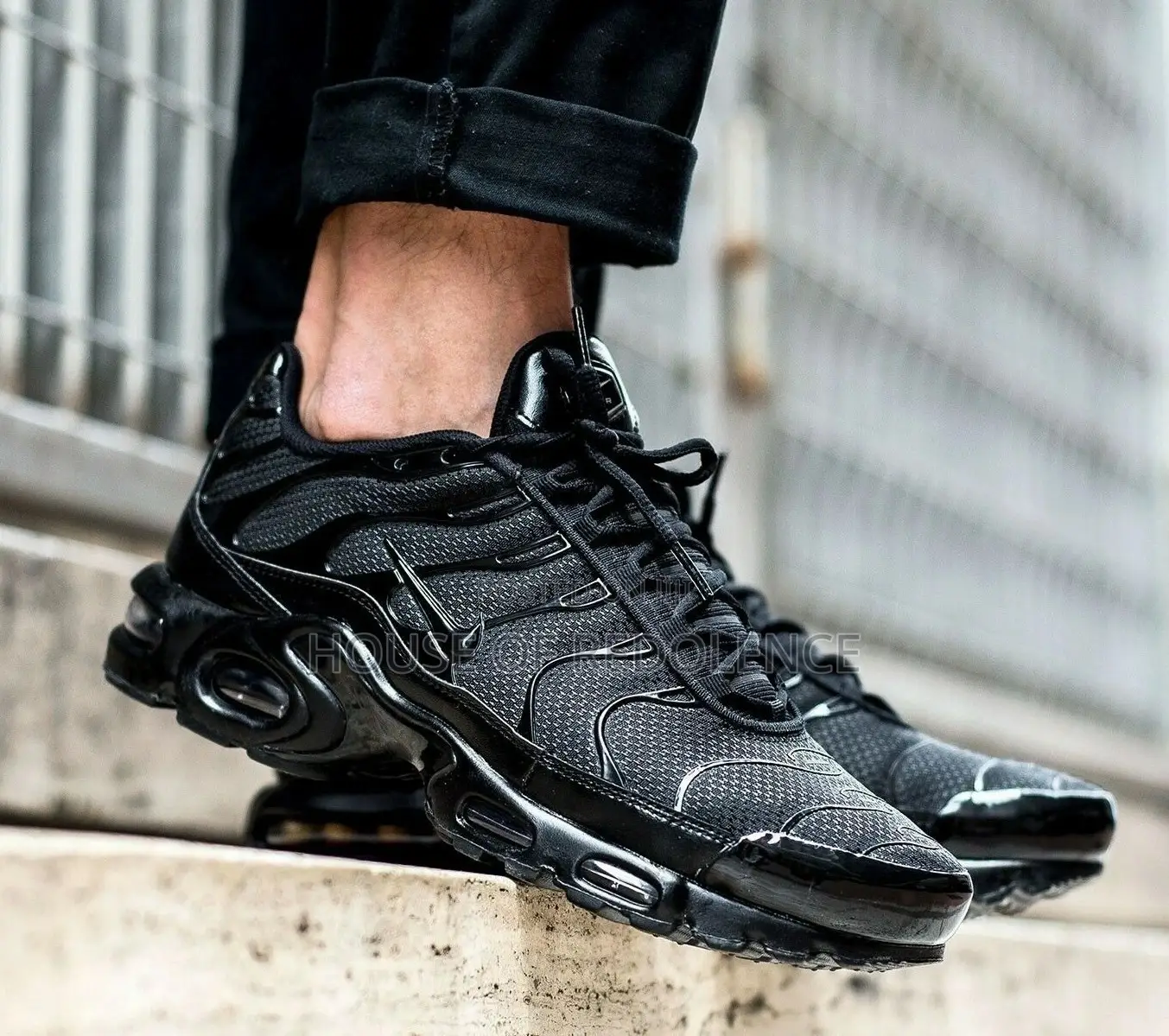 Nike Air Max Plus Triple Black