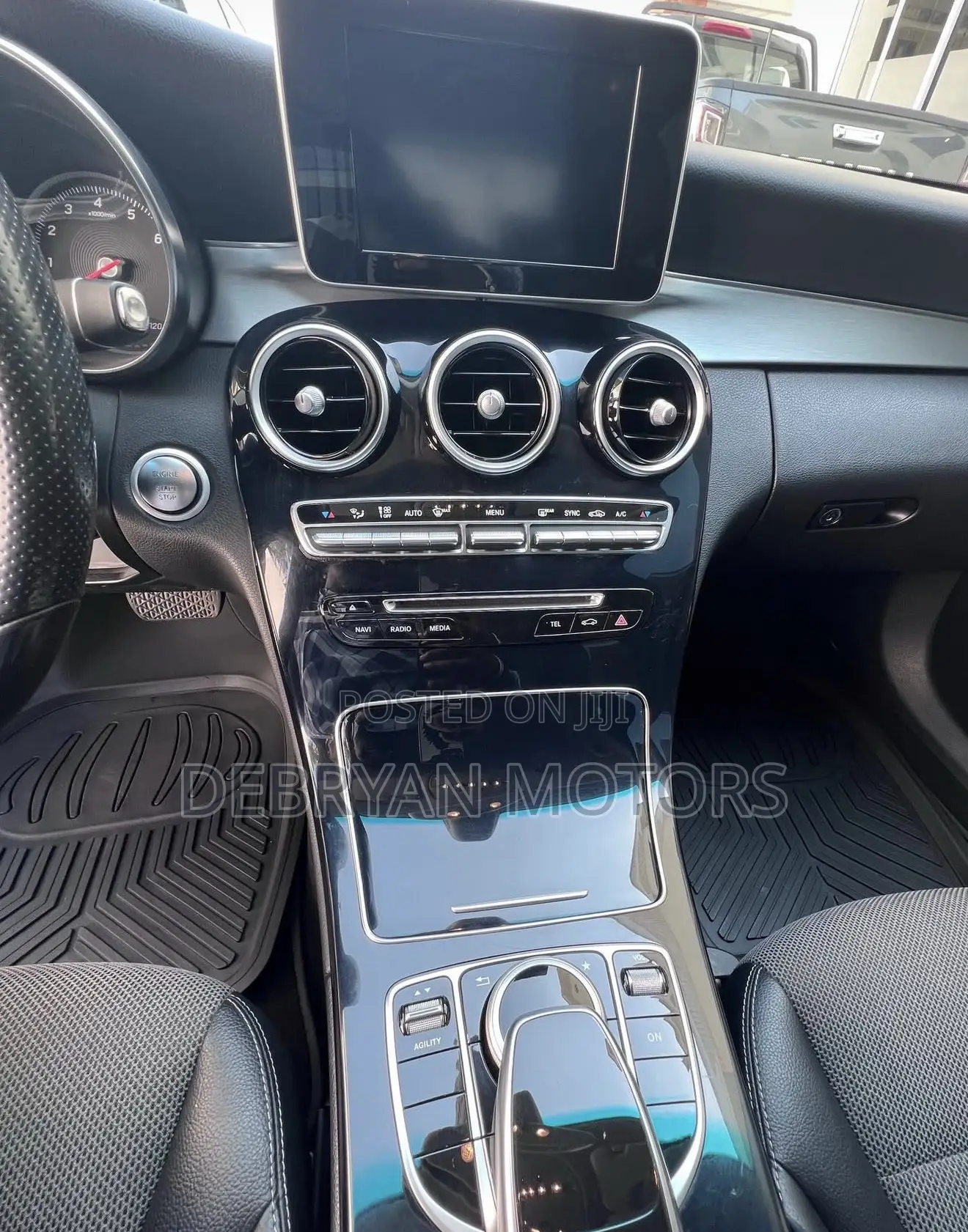 Mercedes-Benz C300 Base AWD 4Matic Sedan (2.0L 4cyl 7A) 2015 Silver