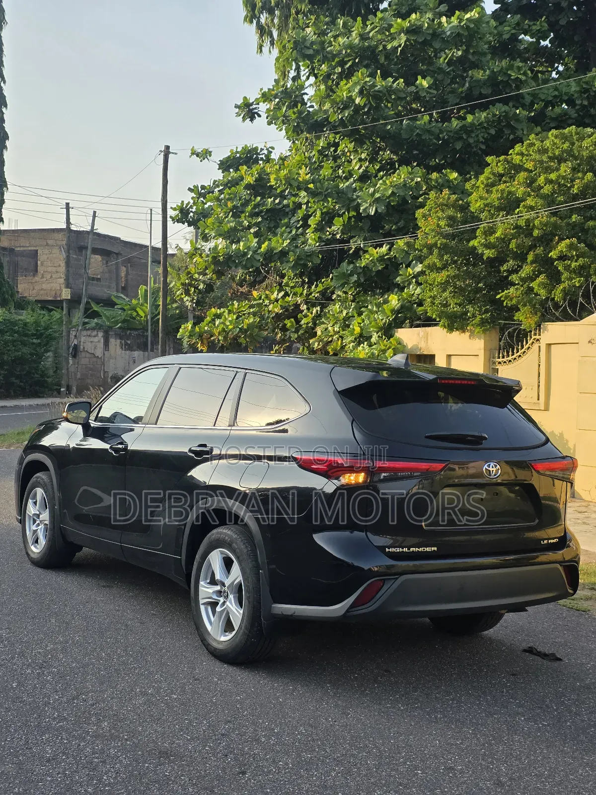 Toyota Highlander LE AWD 2023 Black