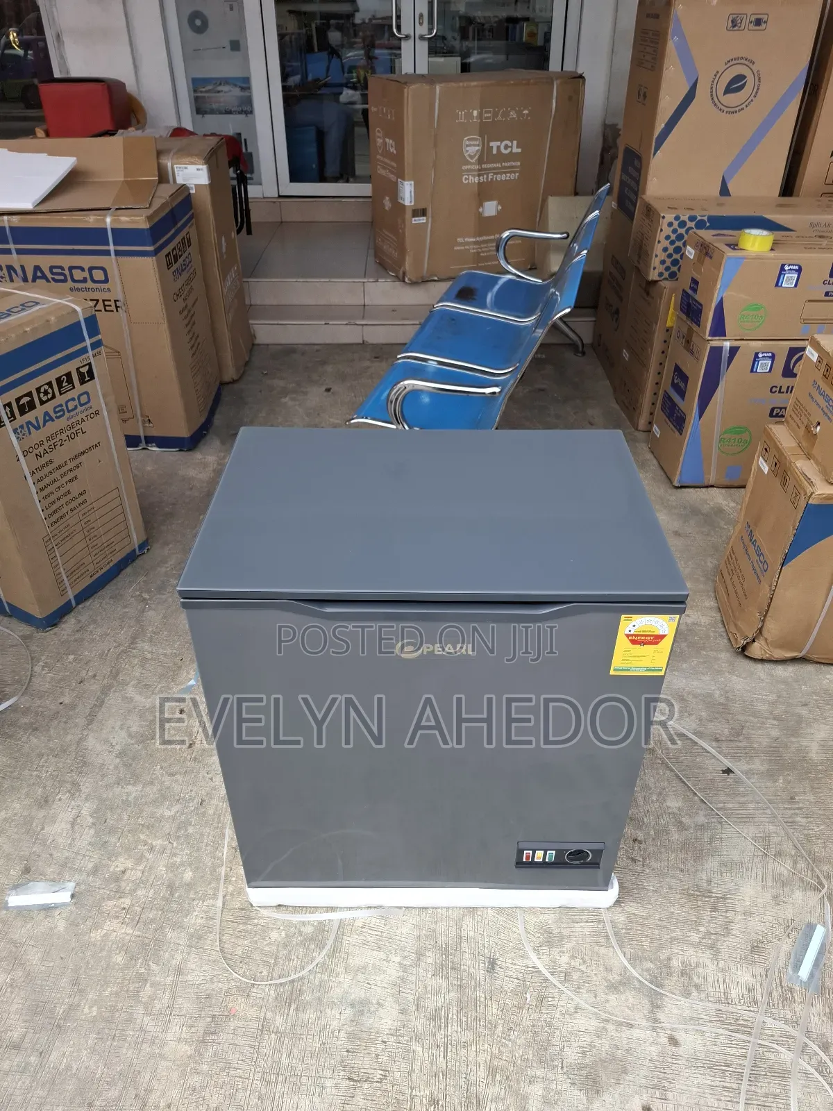 Pearl Chest Freezer Glass Top Door Available for Sale 150litres