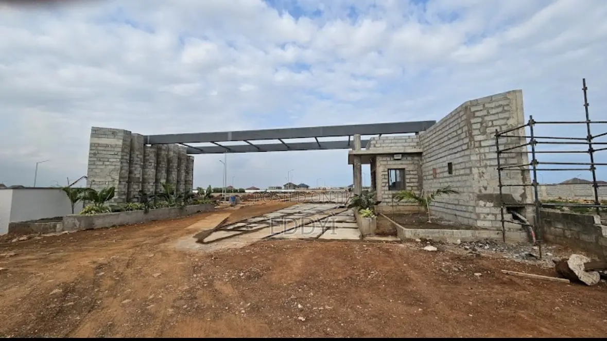 A Plot of Luxury Estate Land