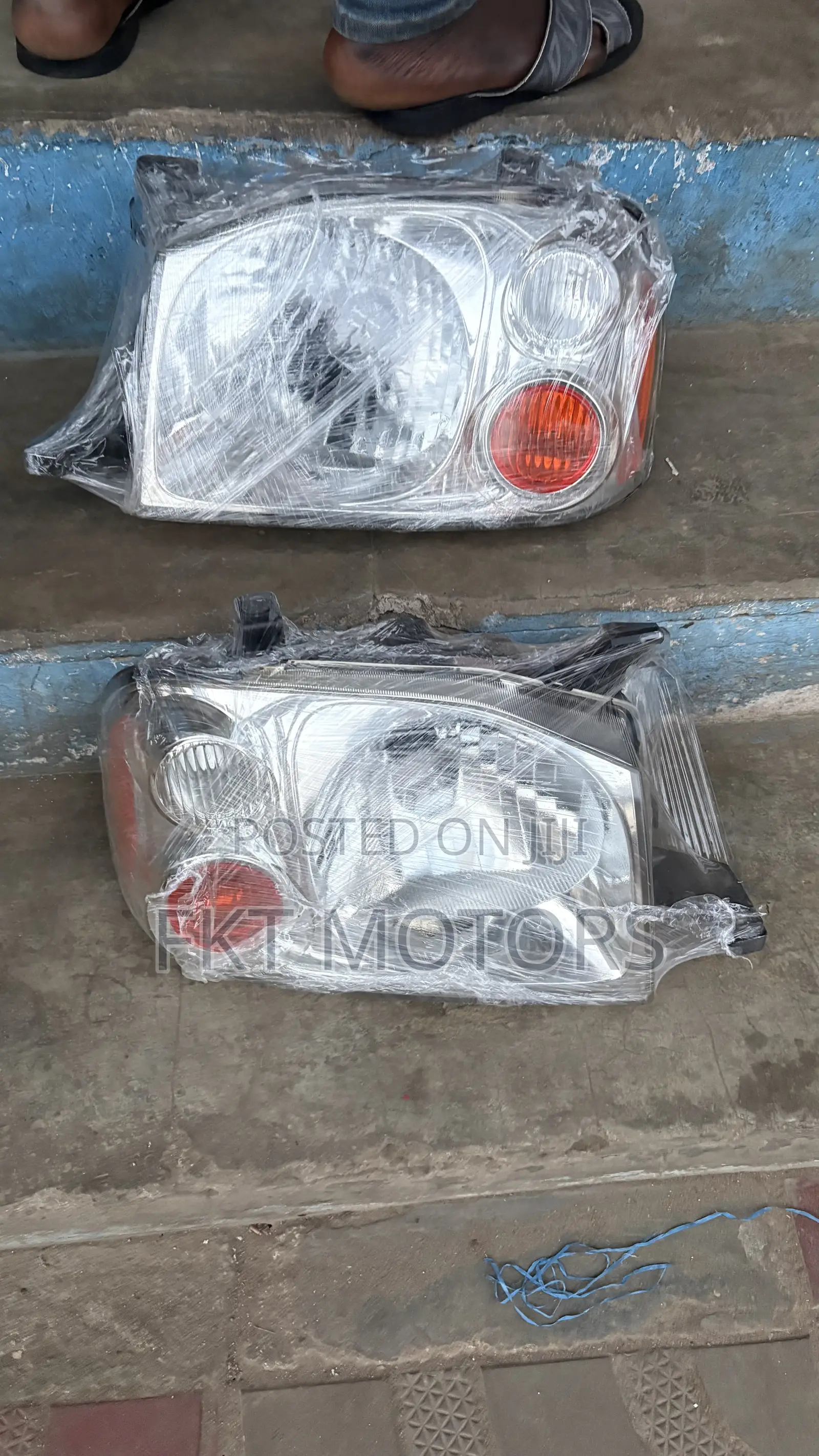 Nissan Hardbody Np300 Headlight 2001,2002,2003,2004,2005,2006,2007,
