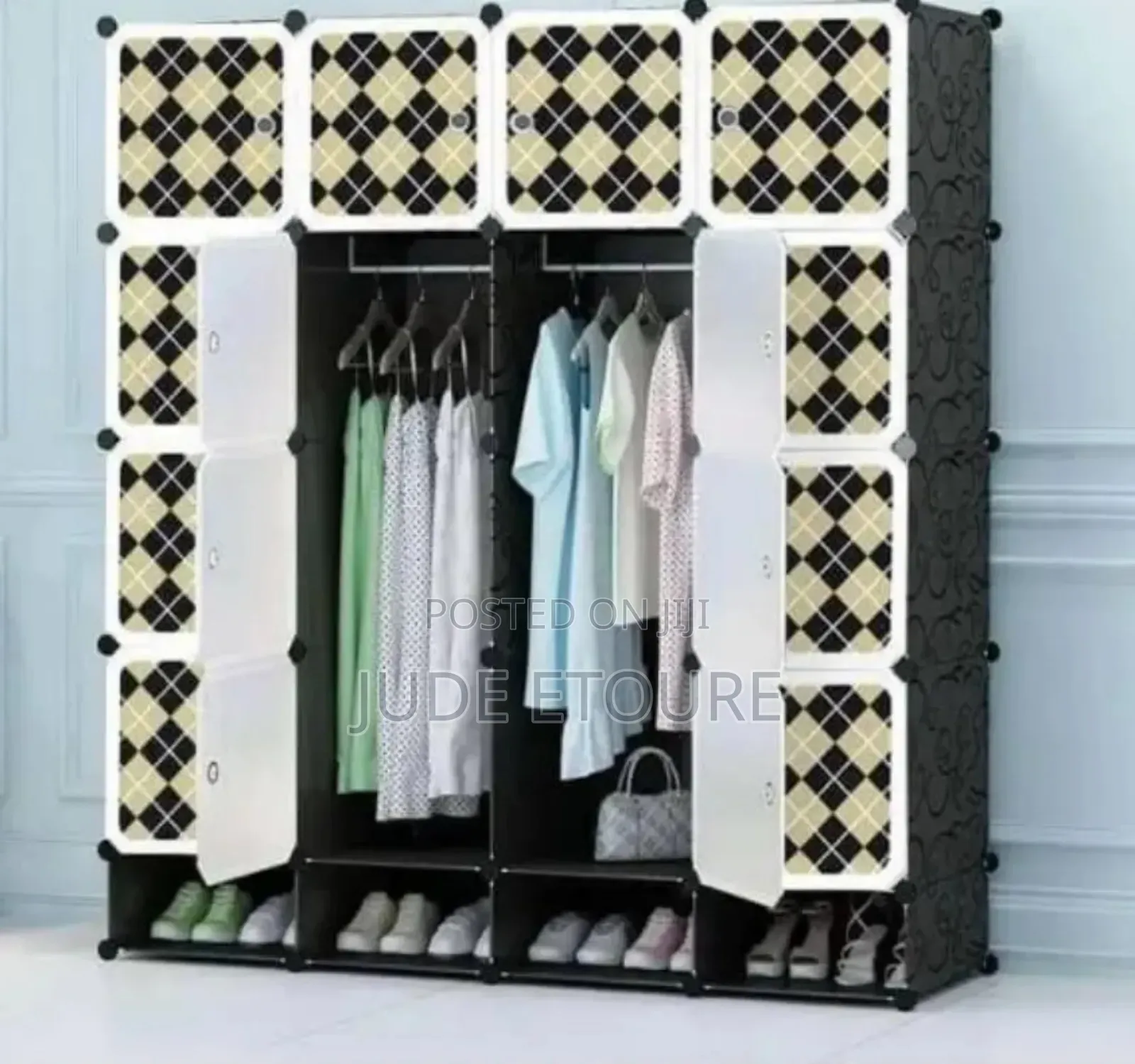 Plasting Wardrobe